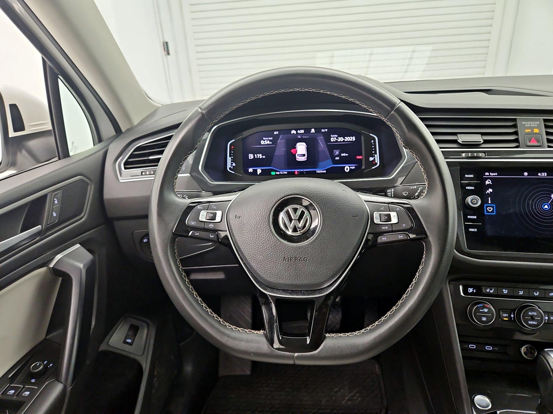 Thumbnail: 2021 Volkswagen Tiguan - 10