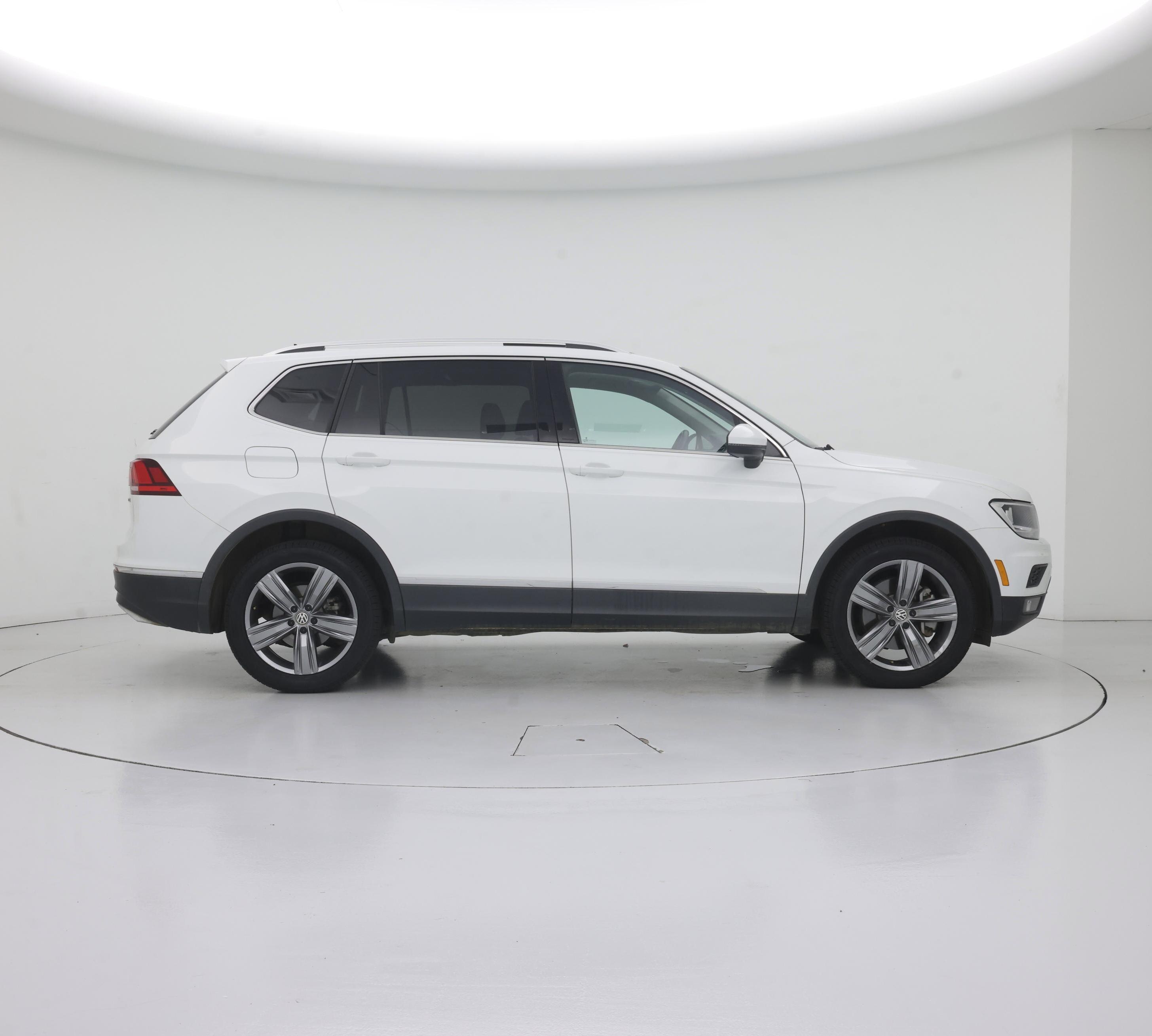 Thumbnail: 2021 Volkswagen Tiguan - 7