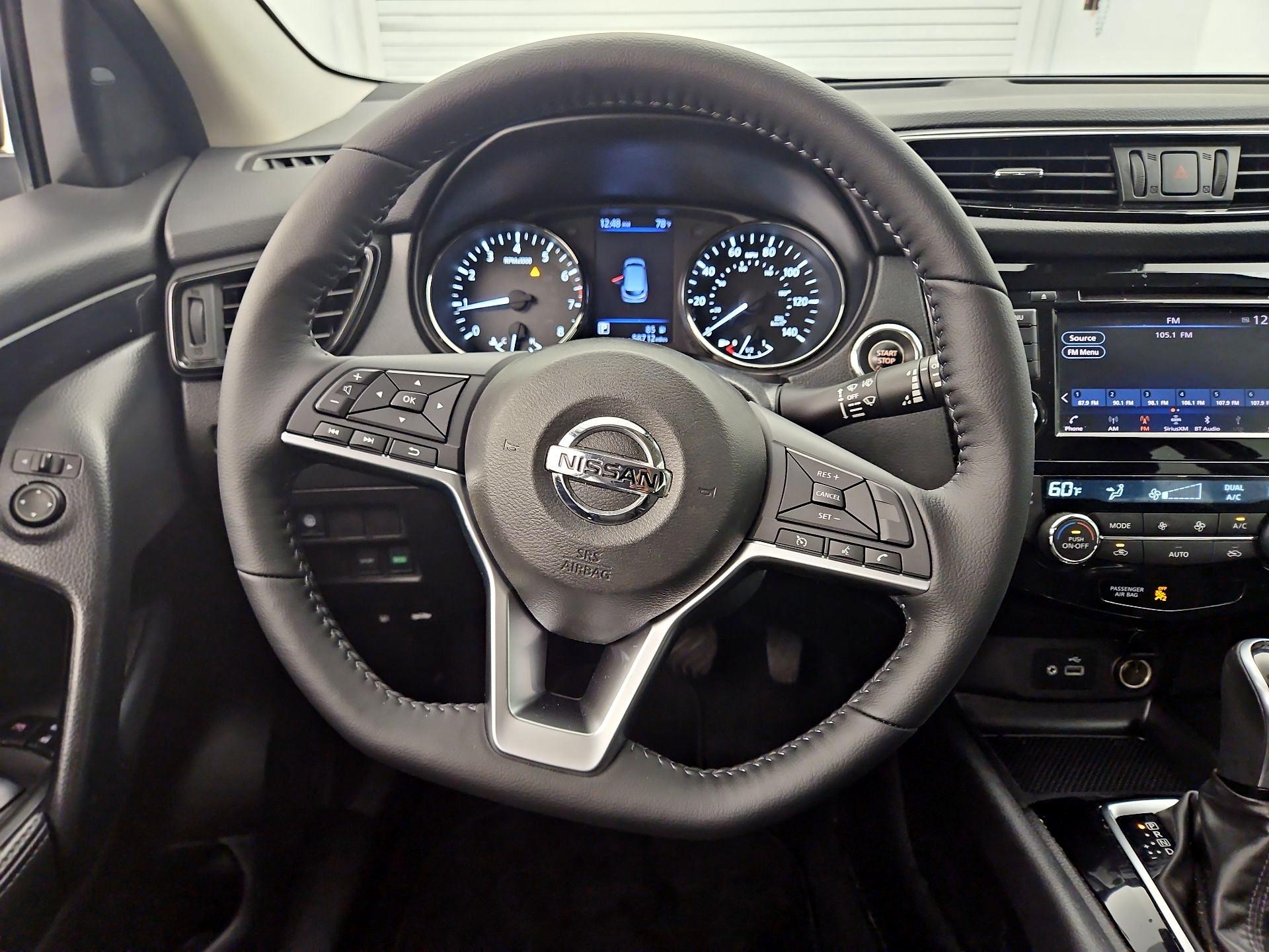 Thumbnail: 2020 Nissan Rogue Sport - 10