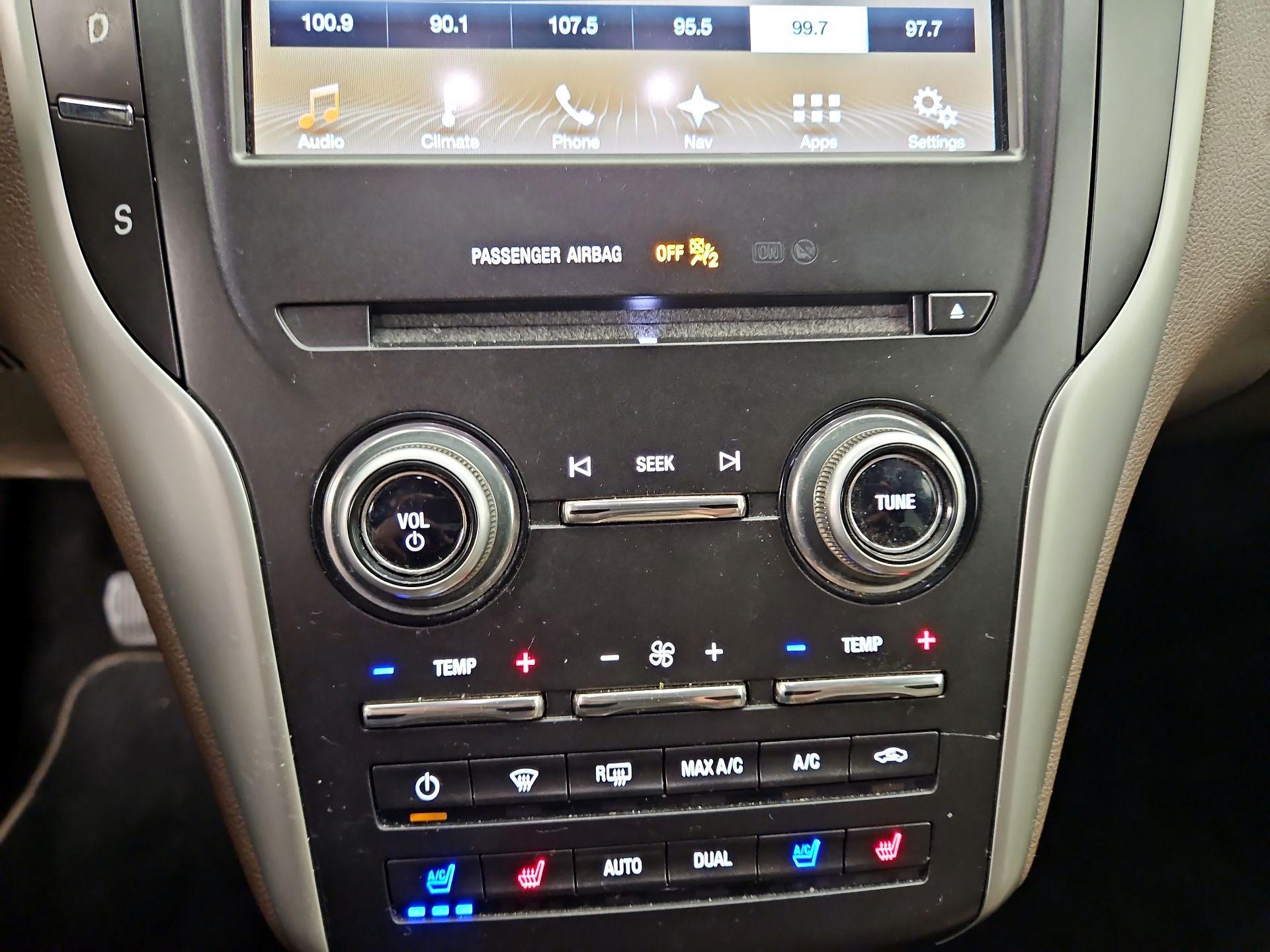 Thumbnail: 2017 Lincoln MKC - 17