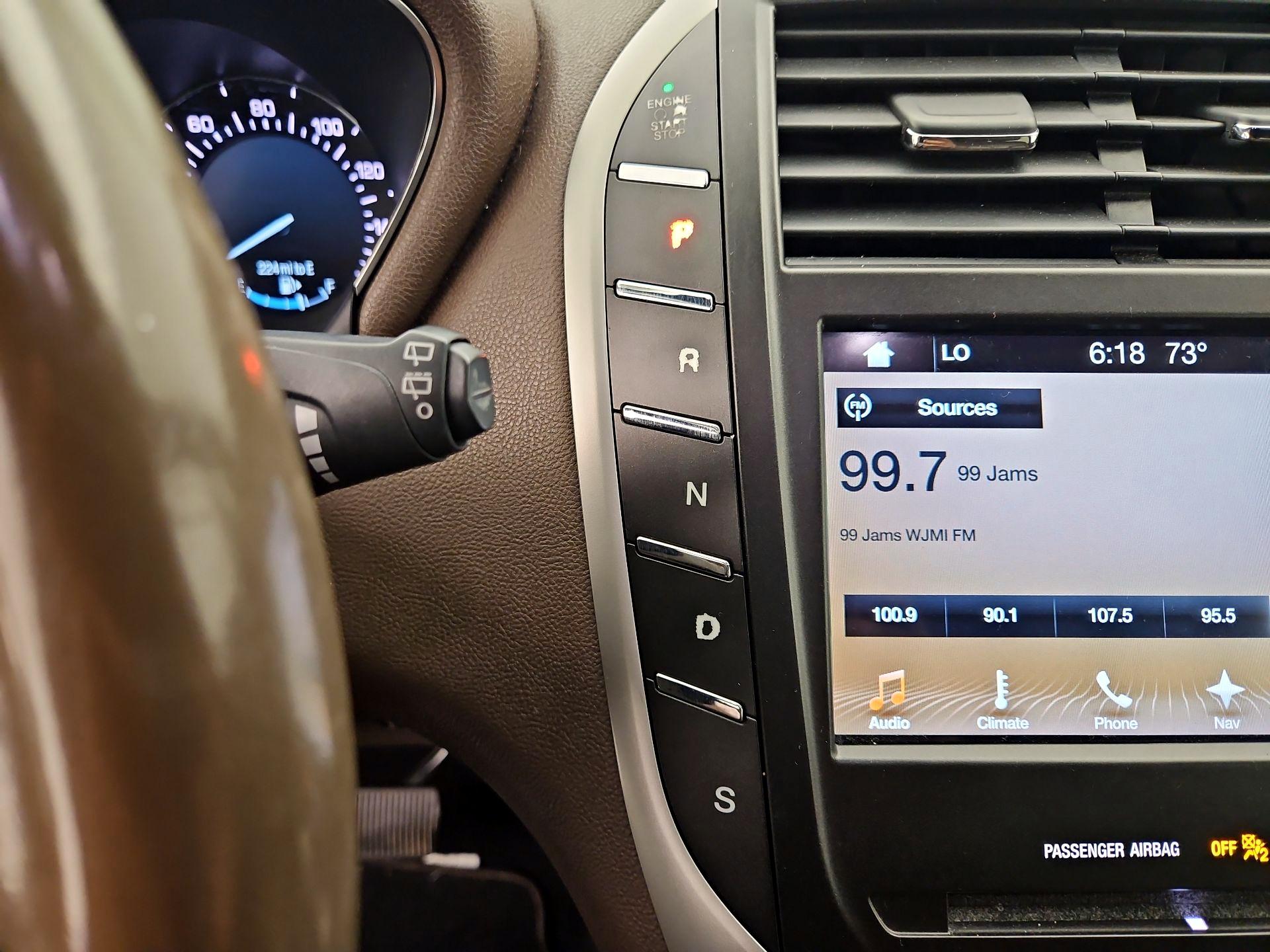 Thumbnail: 2017 Lincoln MKC - 18