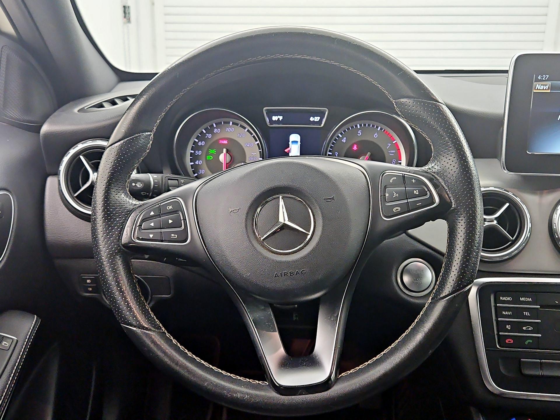 Thumbnail: 2017 Mercedes-Benz GLA - 10