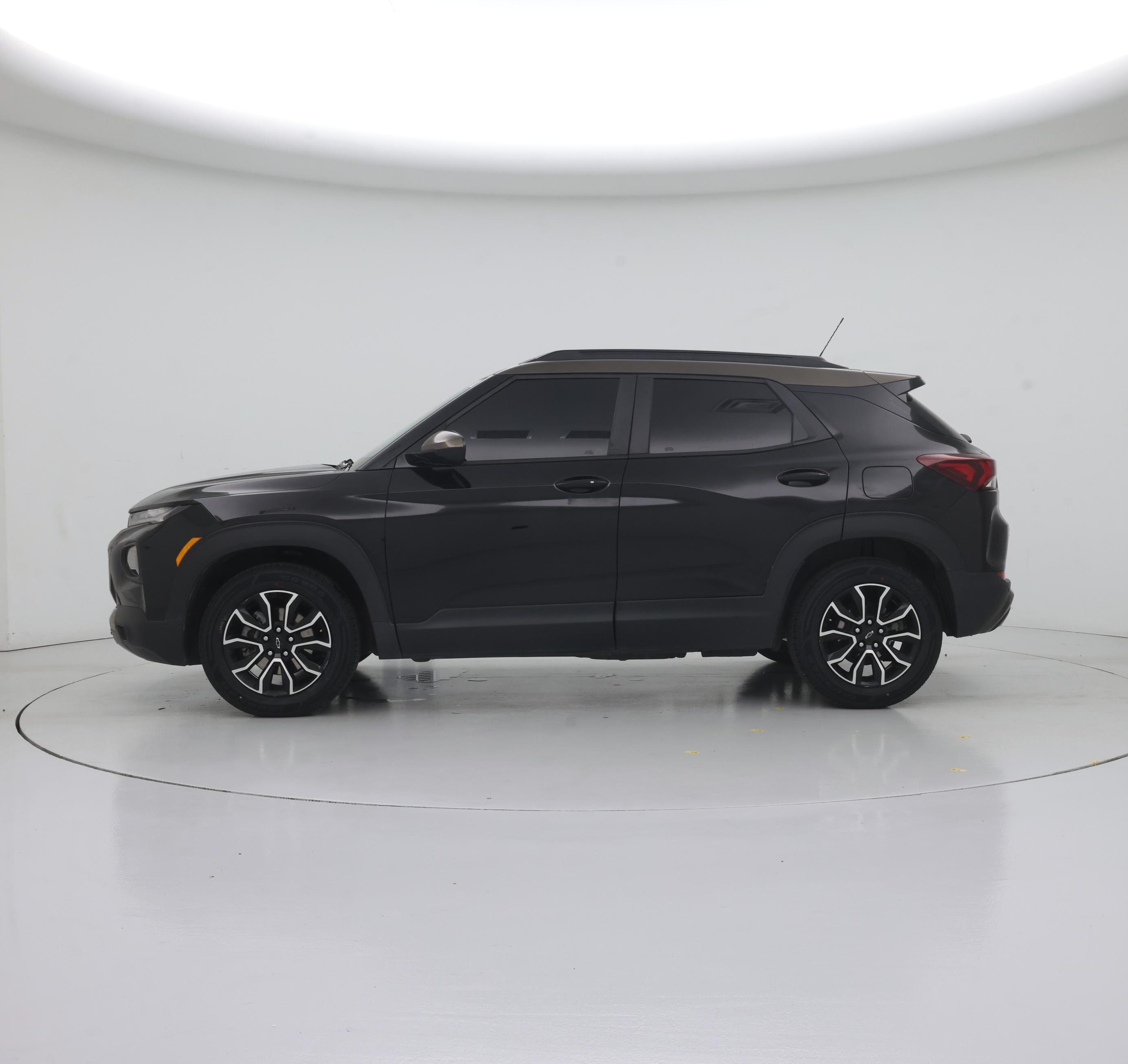 Thumbnail: 2021 Chevrolet TrailBlazer - 3