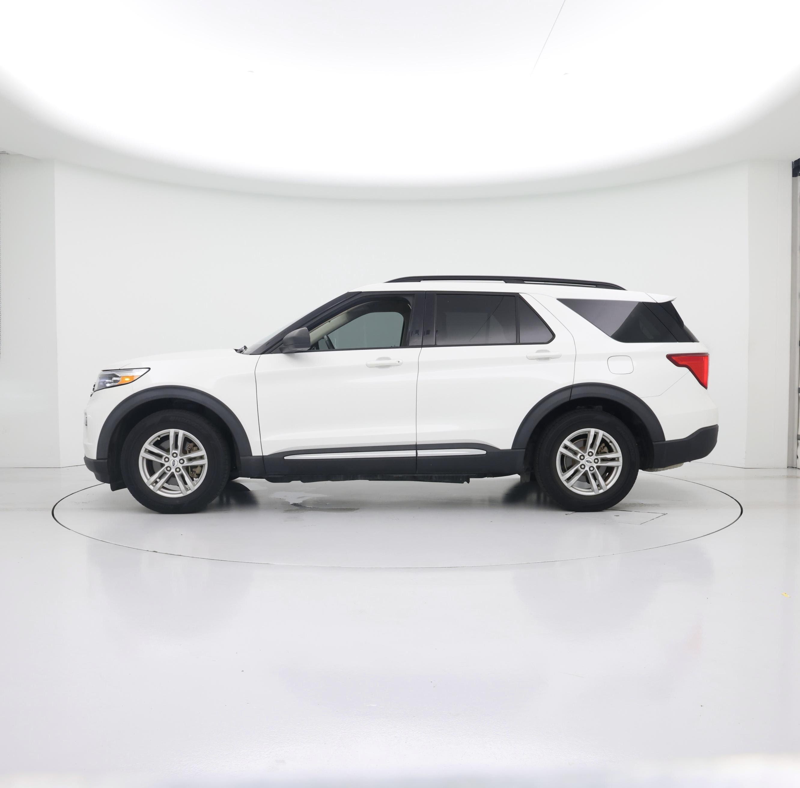 Thumbnail: 2021 Ford Explorer - 3