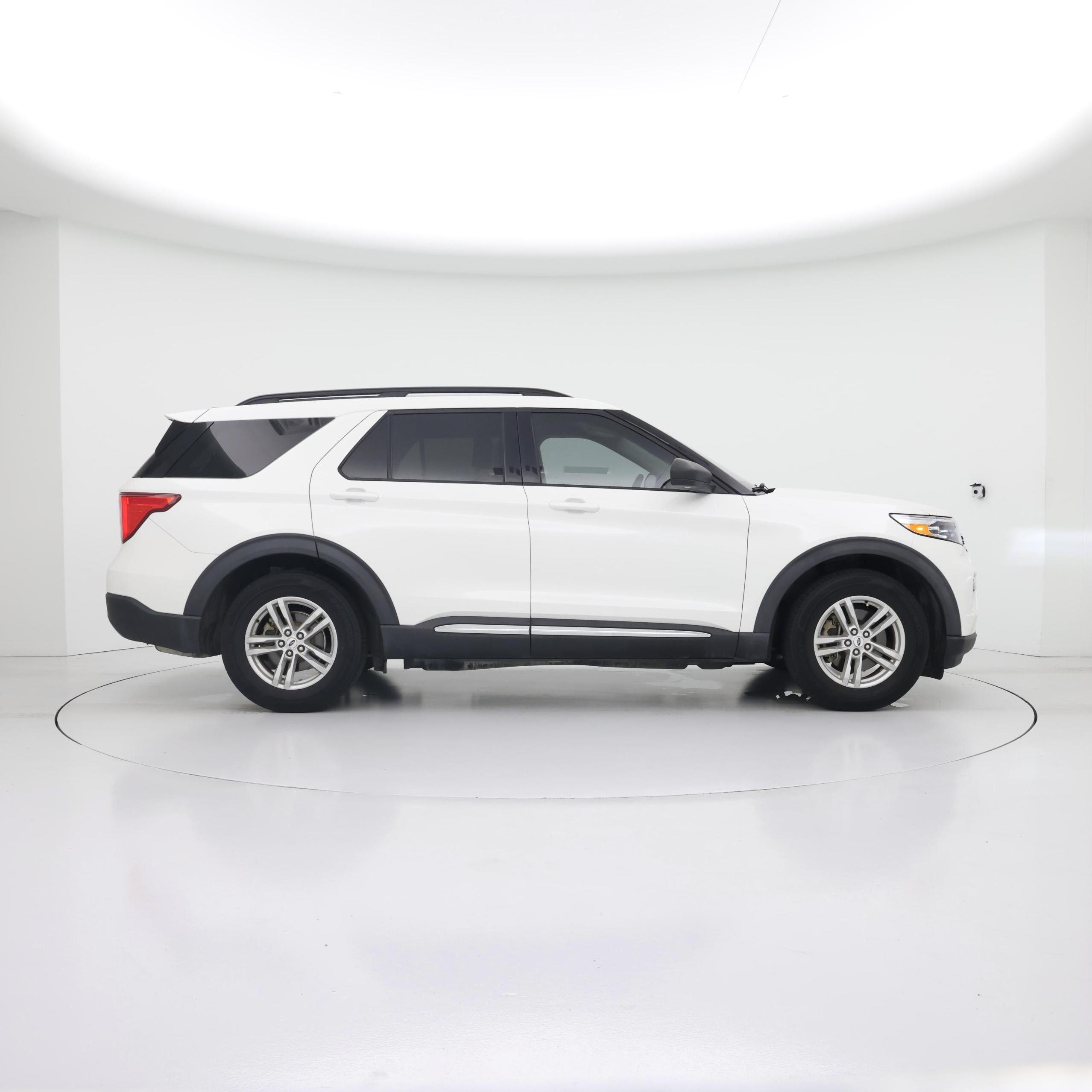 Thumbnail: 2021 Ford Explorer - 7
