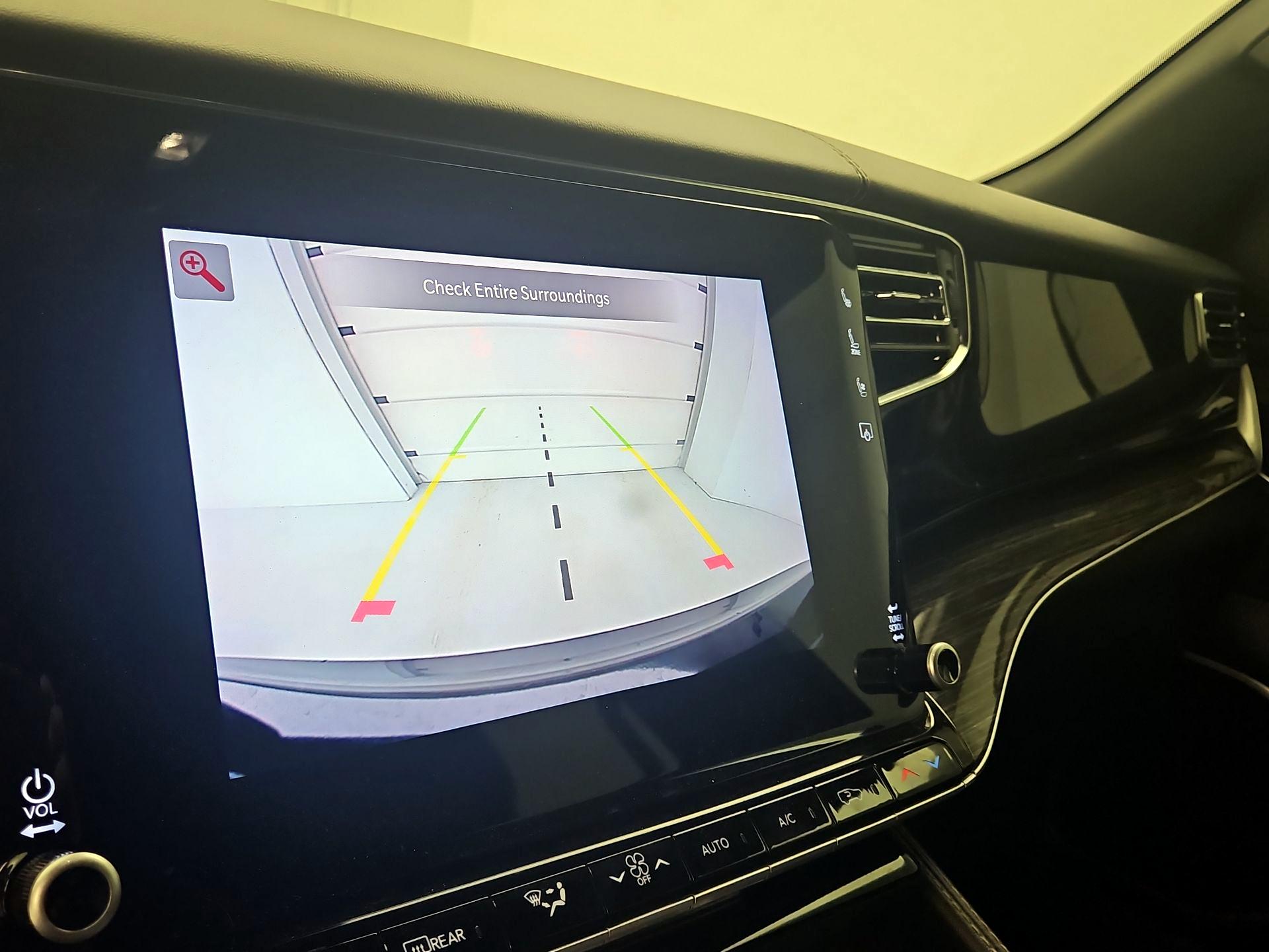 Thumbnail: 2022 Jeep Wagoneer - 15