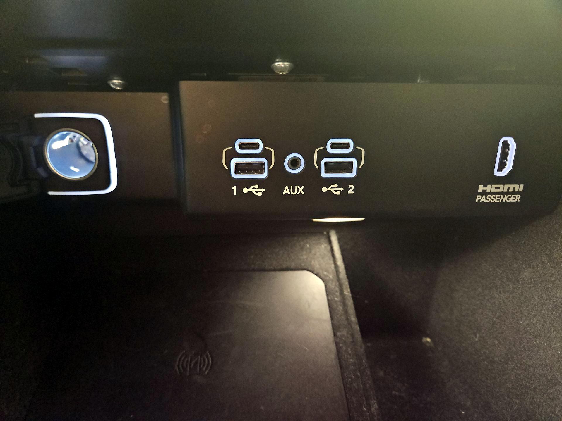 Thumbnail: 2022 Jeep Wagoneer - 19