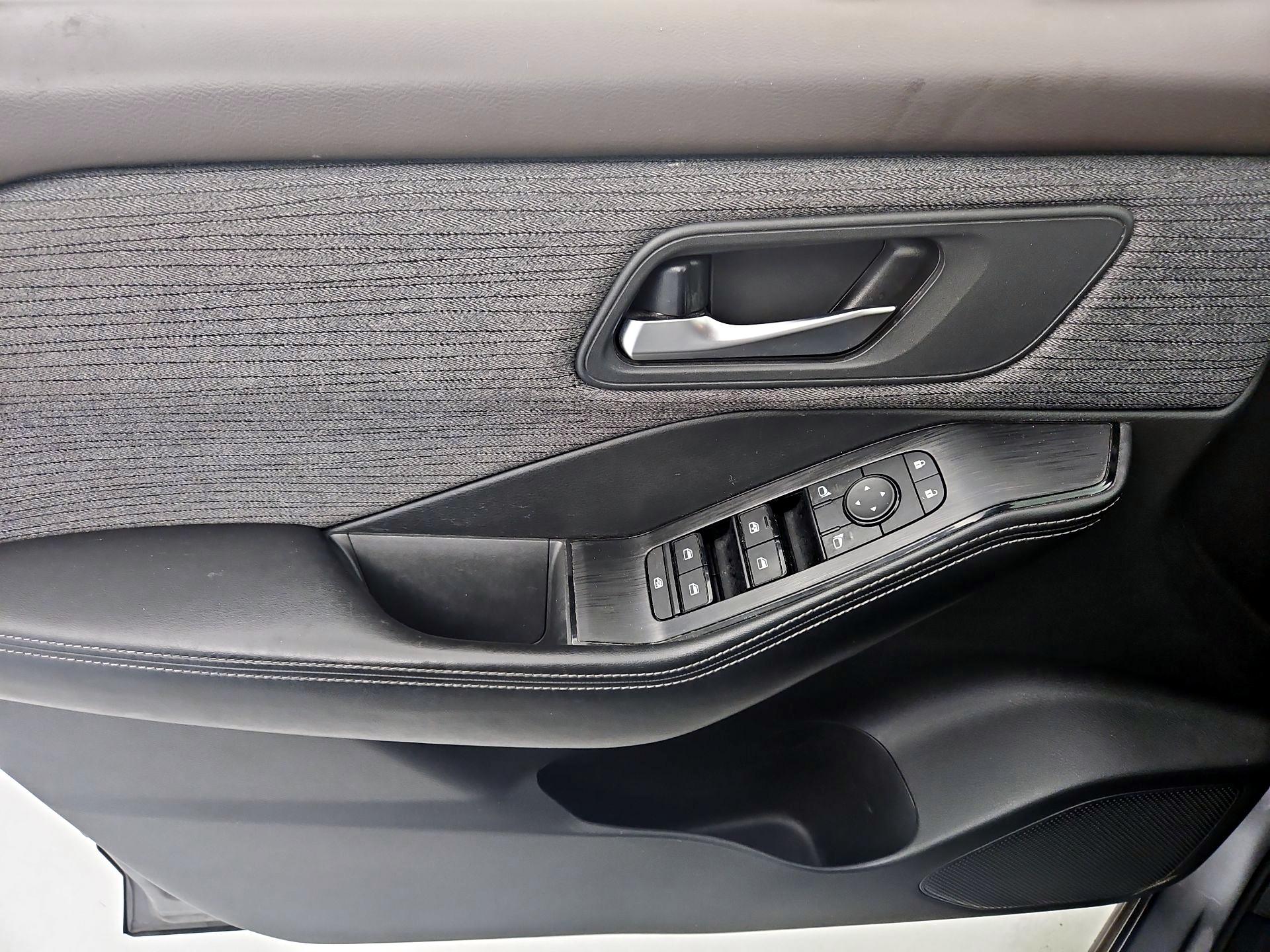 Thumbnail: 2021 Nissan Rogue - 12