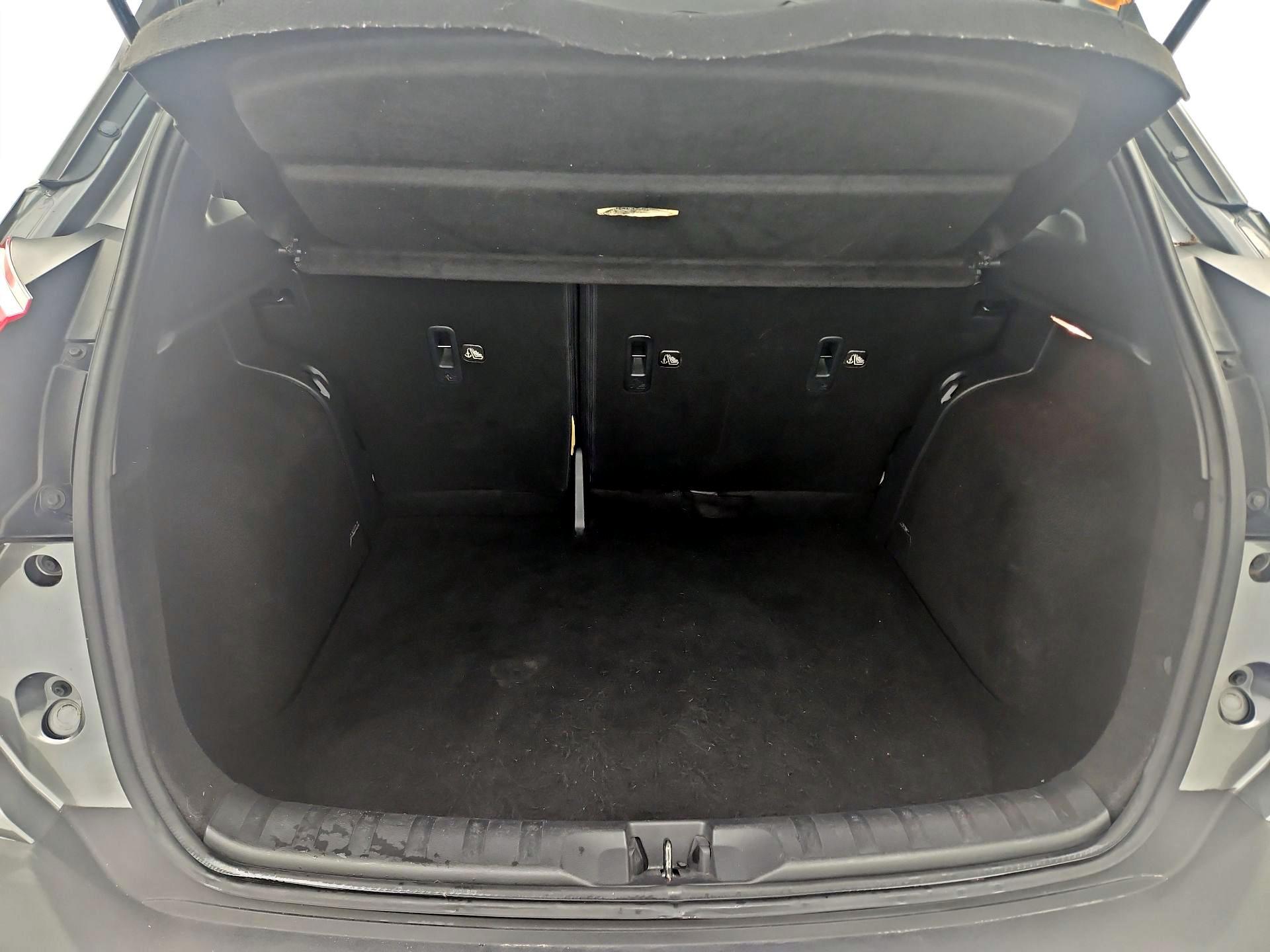 Thumbnail: 2019 Nissan Kicks - 18