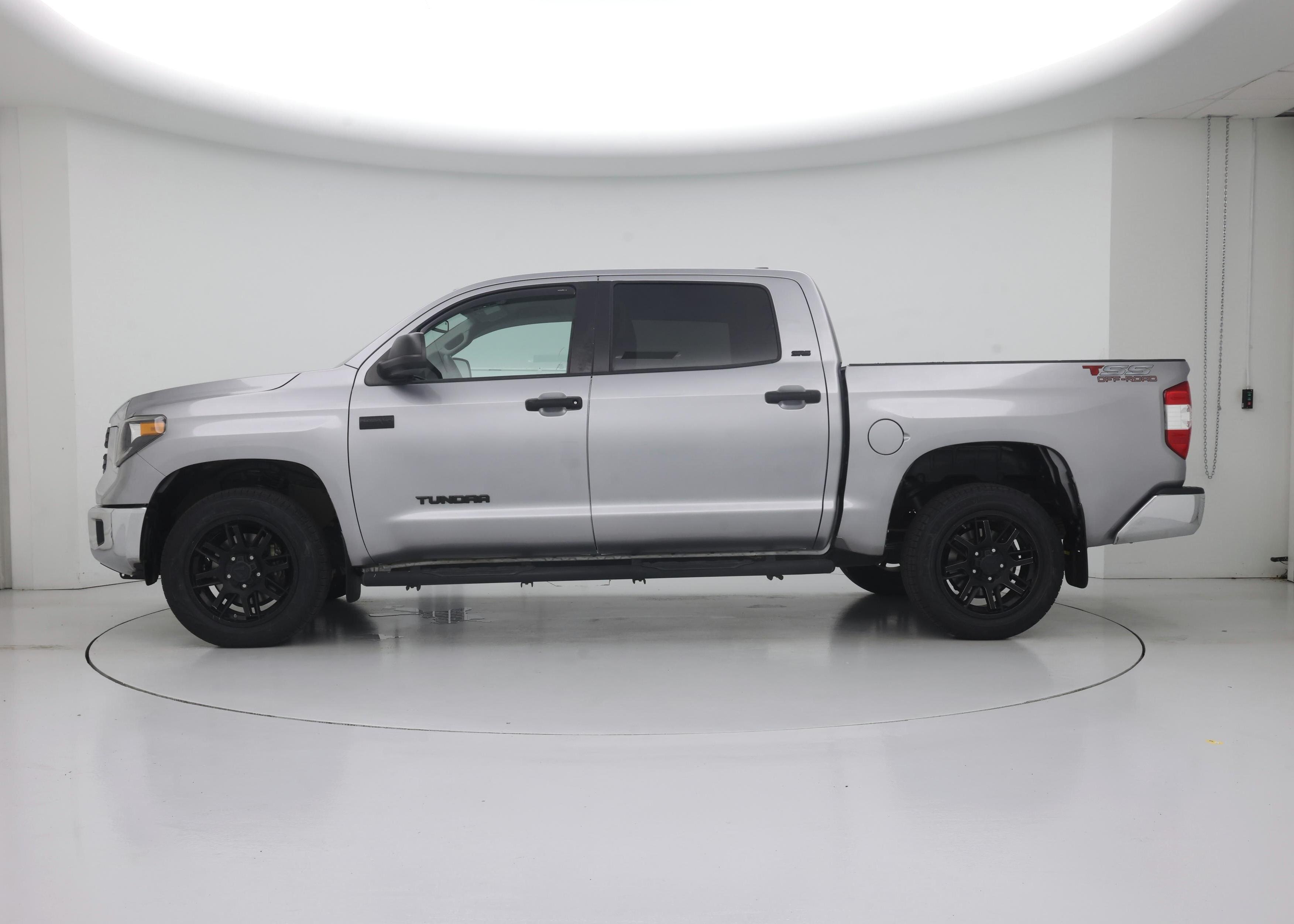 Thumbnail: 2021 Toyota Tundra - 3