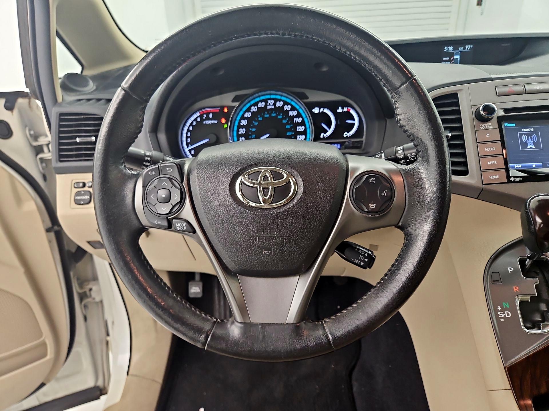 Thumbnail: 2015 Toyota Venza - 10