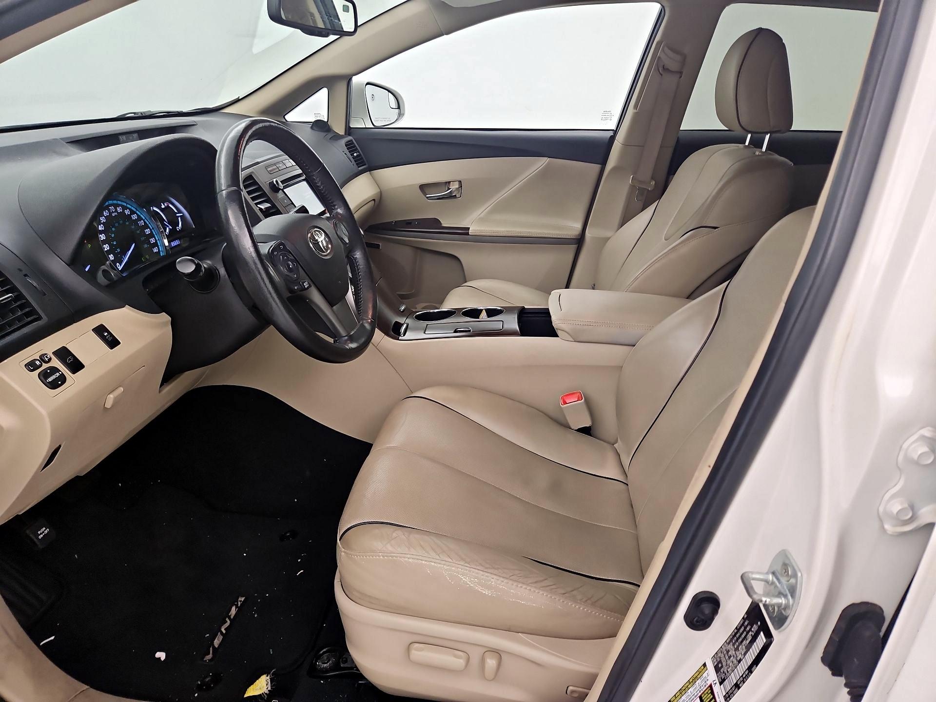 Thumbnail: 2015 Toyota Venza - 11