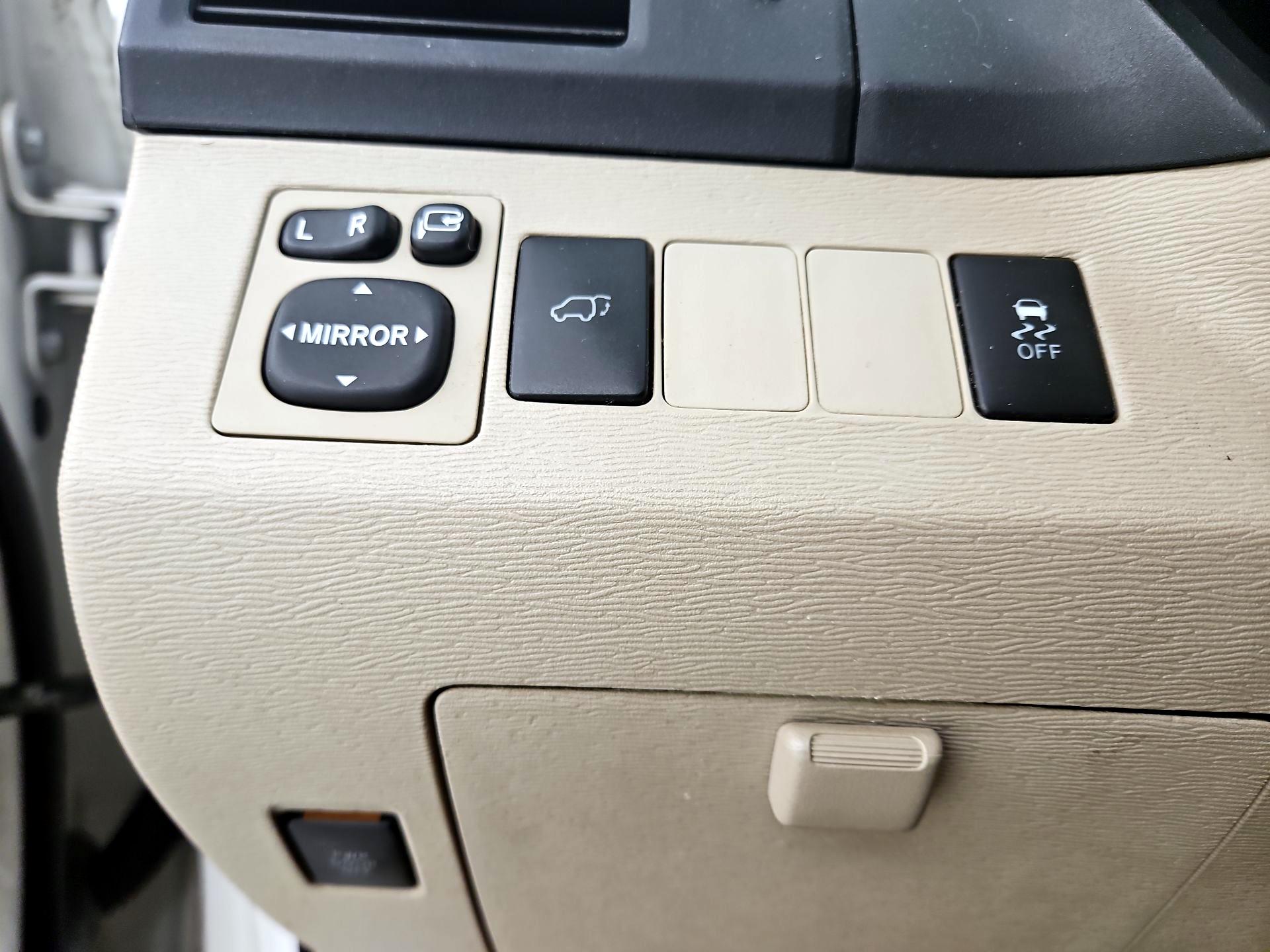 Thumbnail: 2015 Toyota Venza - 13