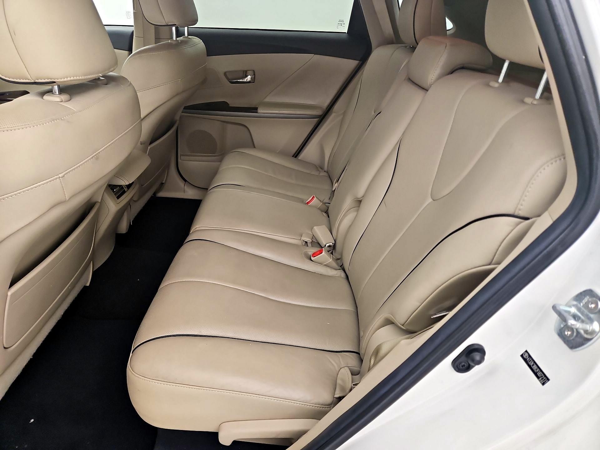 Thumbnail: 2015 Toyota Venza - 20