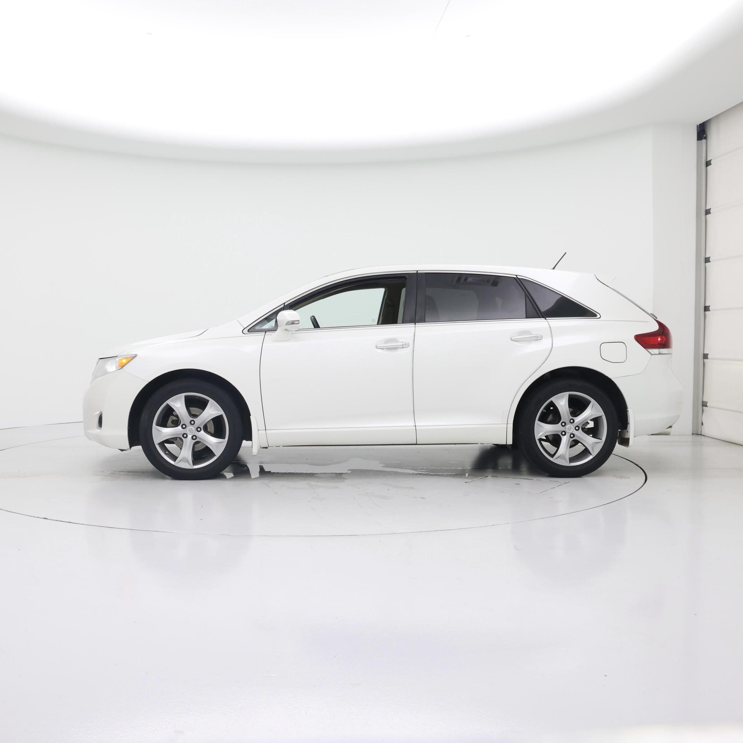 Thumbnail: 2015 Toyota Venza - 3