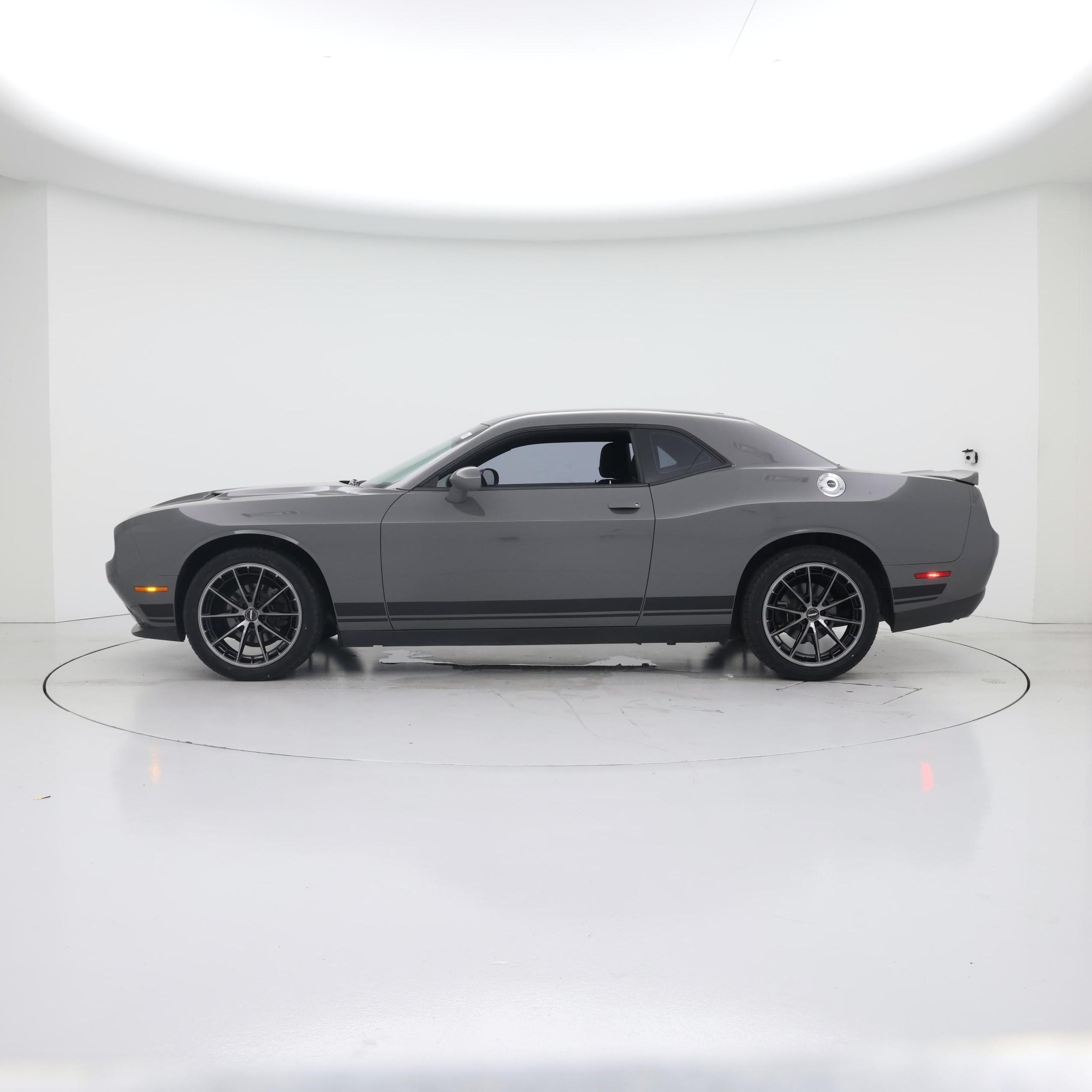 Thumbnail: 2019 Dodge Challenger - 3