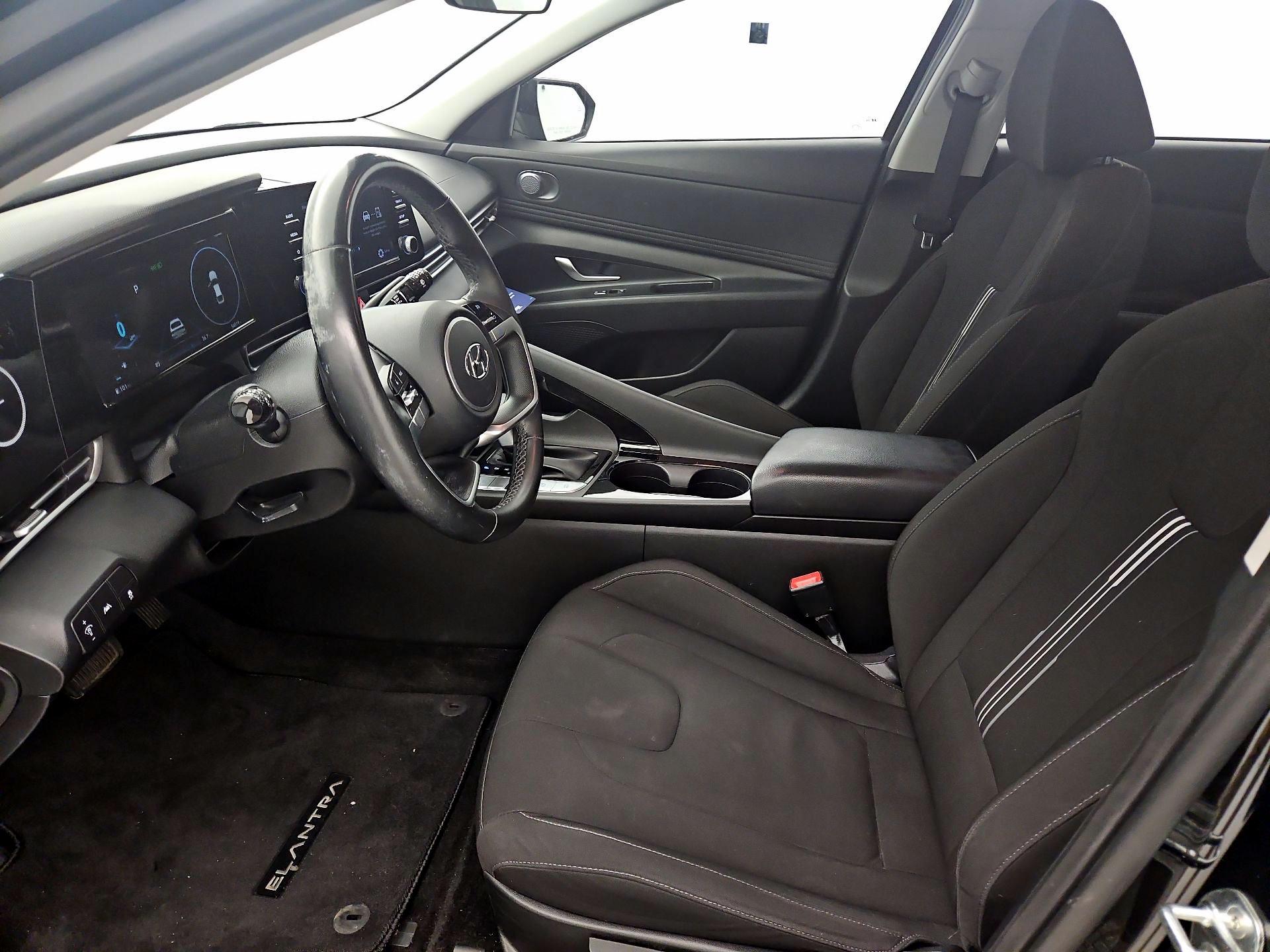 Thumbnail: 2021 Hyundai Elantra - 11