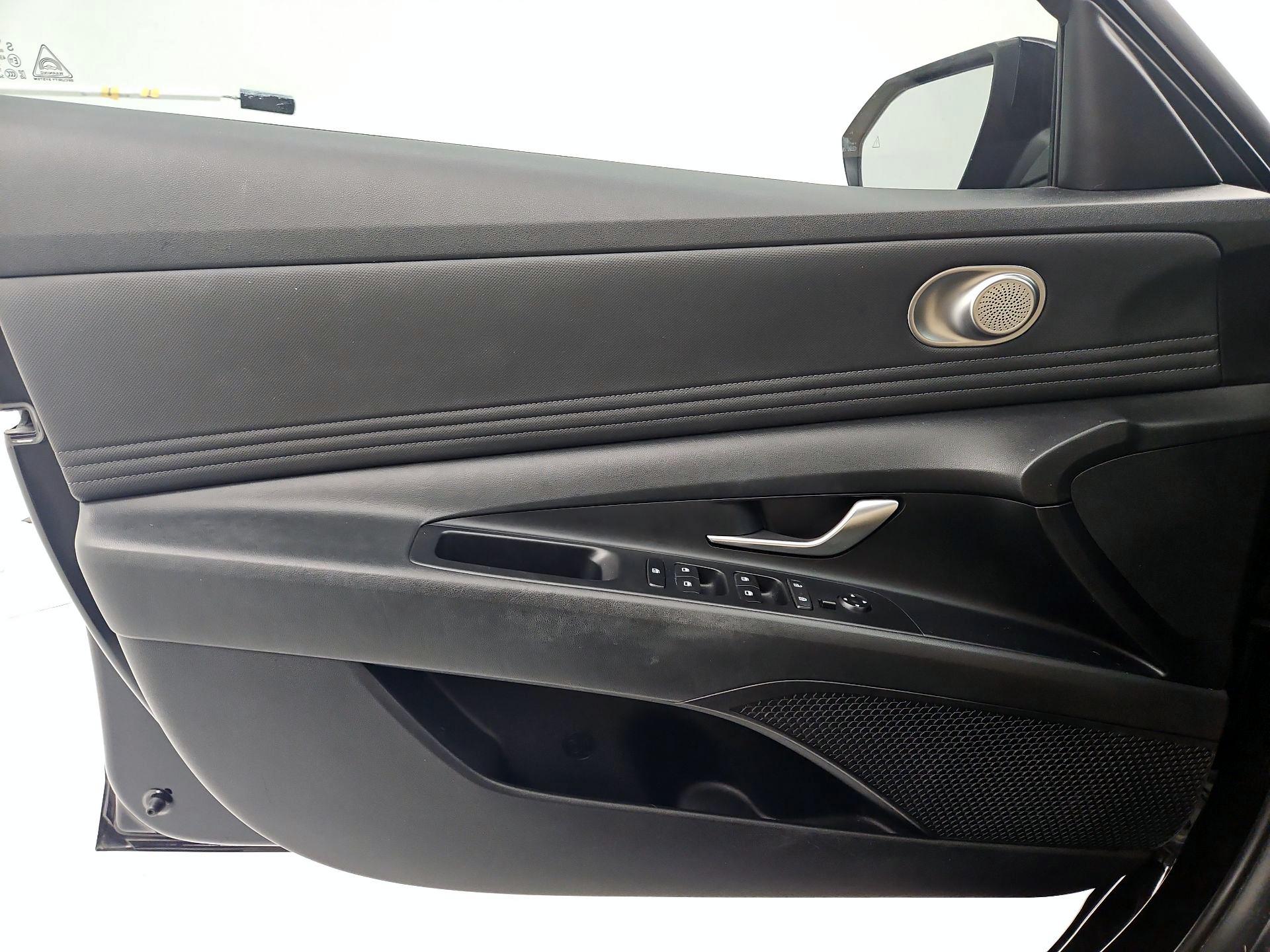 Thumbnail: 2021 Hyundai Elantra - 12