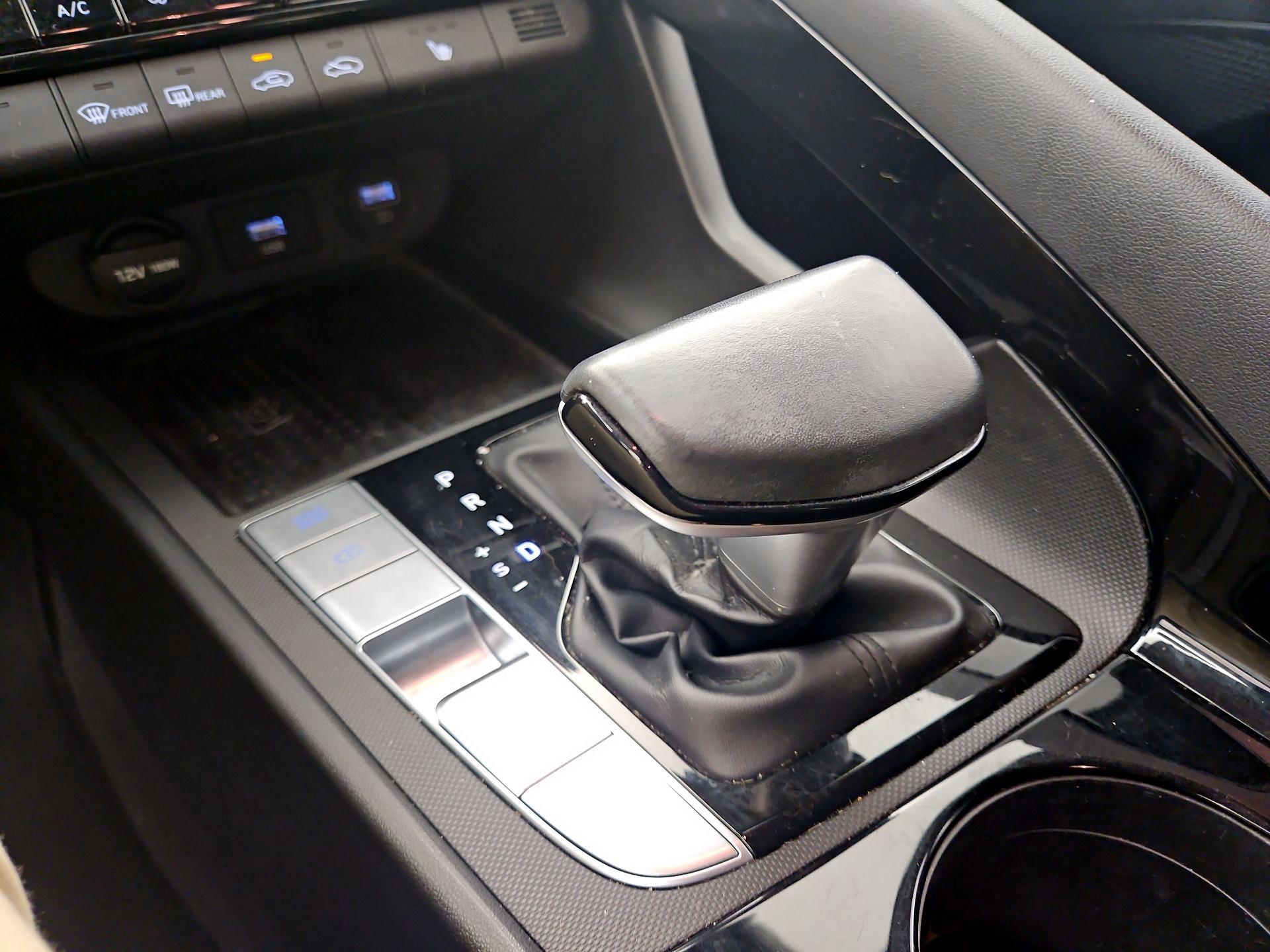Thumbnail: 2021 Hyundai Elantra - 17