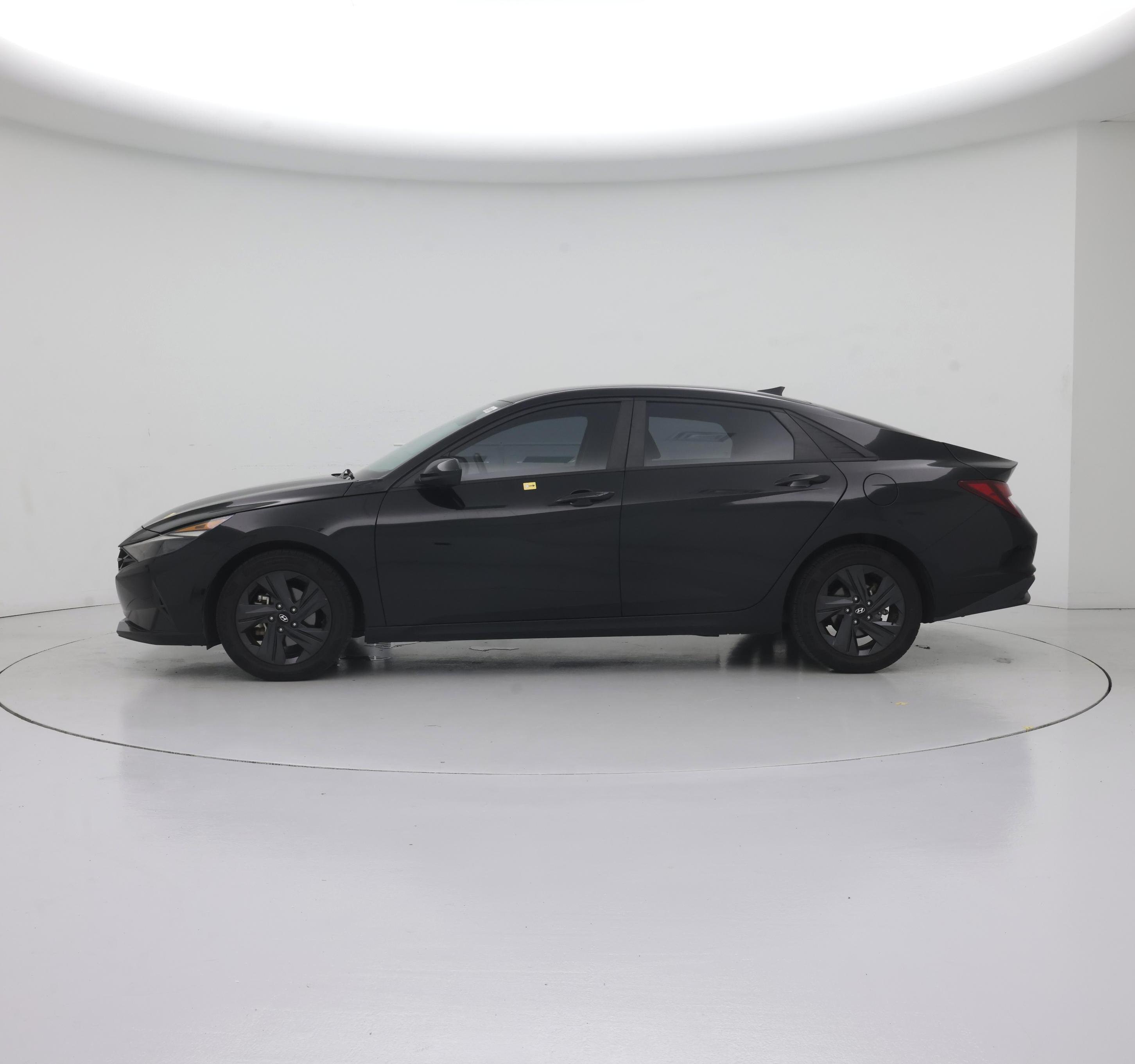 Thumbnail: 2021 Hyundai Elantra - 3