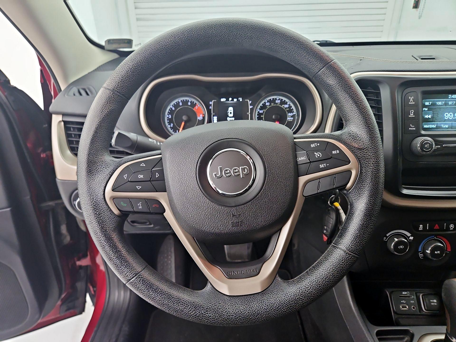 Thumbnail: 2016 Jeep Cherokee - 10