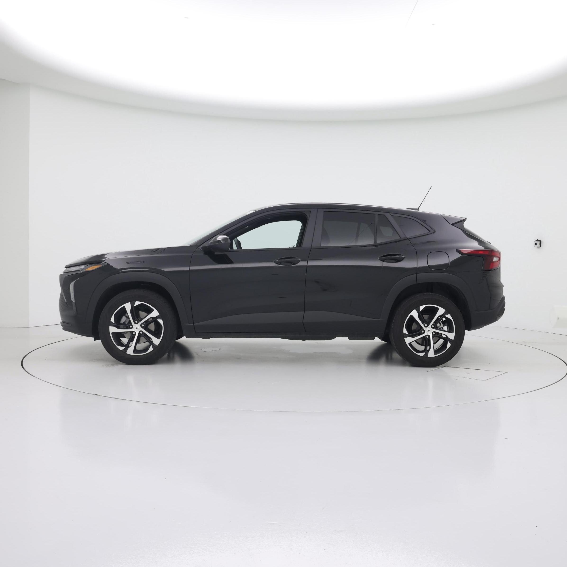 Thumbnail: 2025 Chevrolet Trax - 3