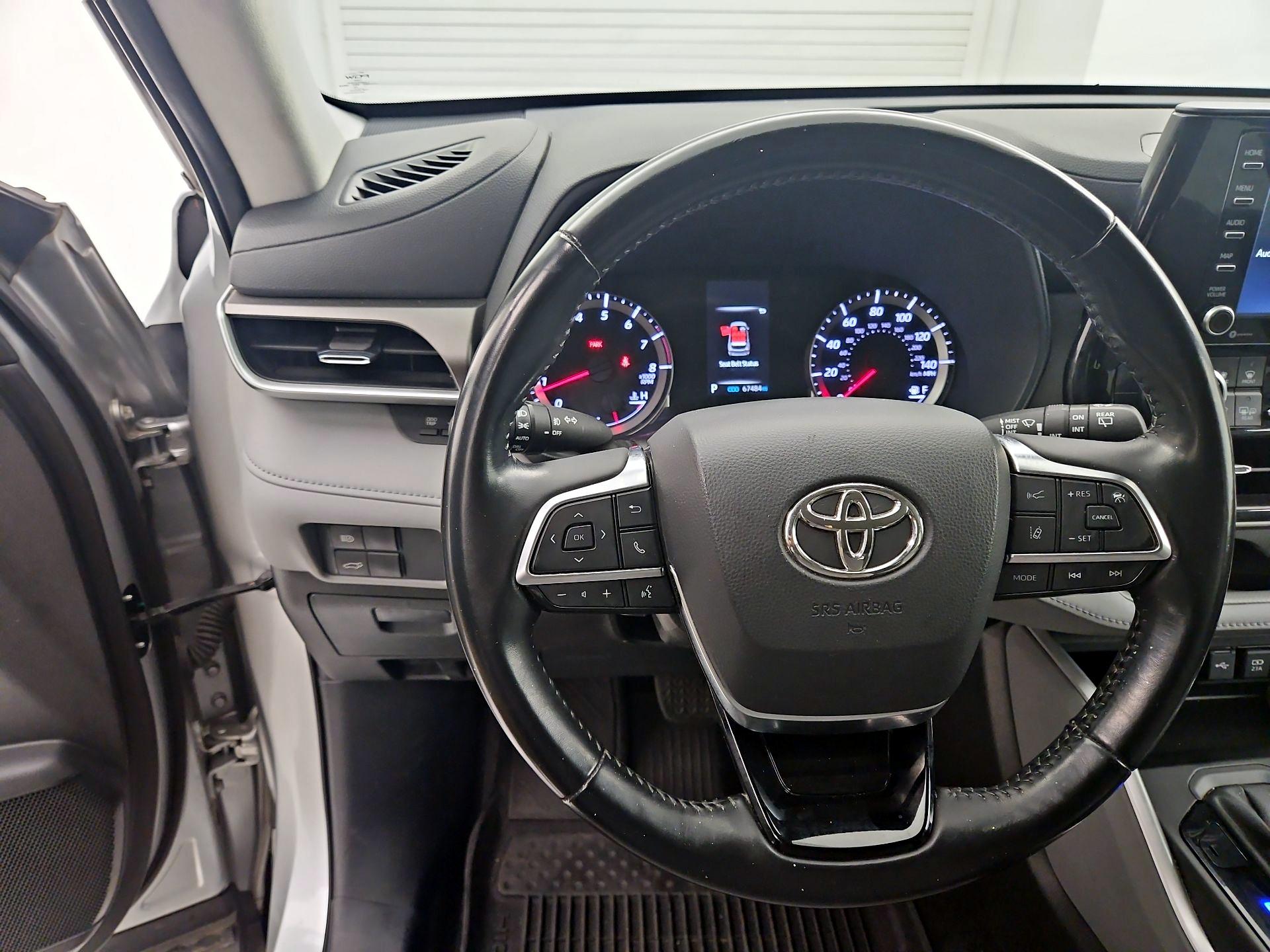 Thumbnail: 2021 Toyota Highlander - 10