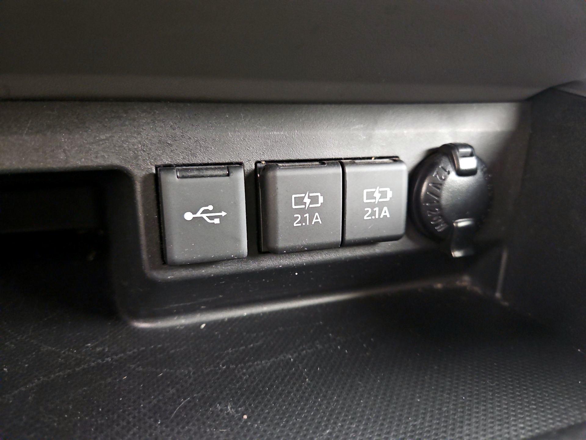 Thumbnail: 2021 Toyota Highlander - 18