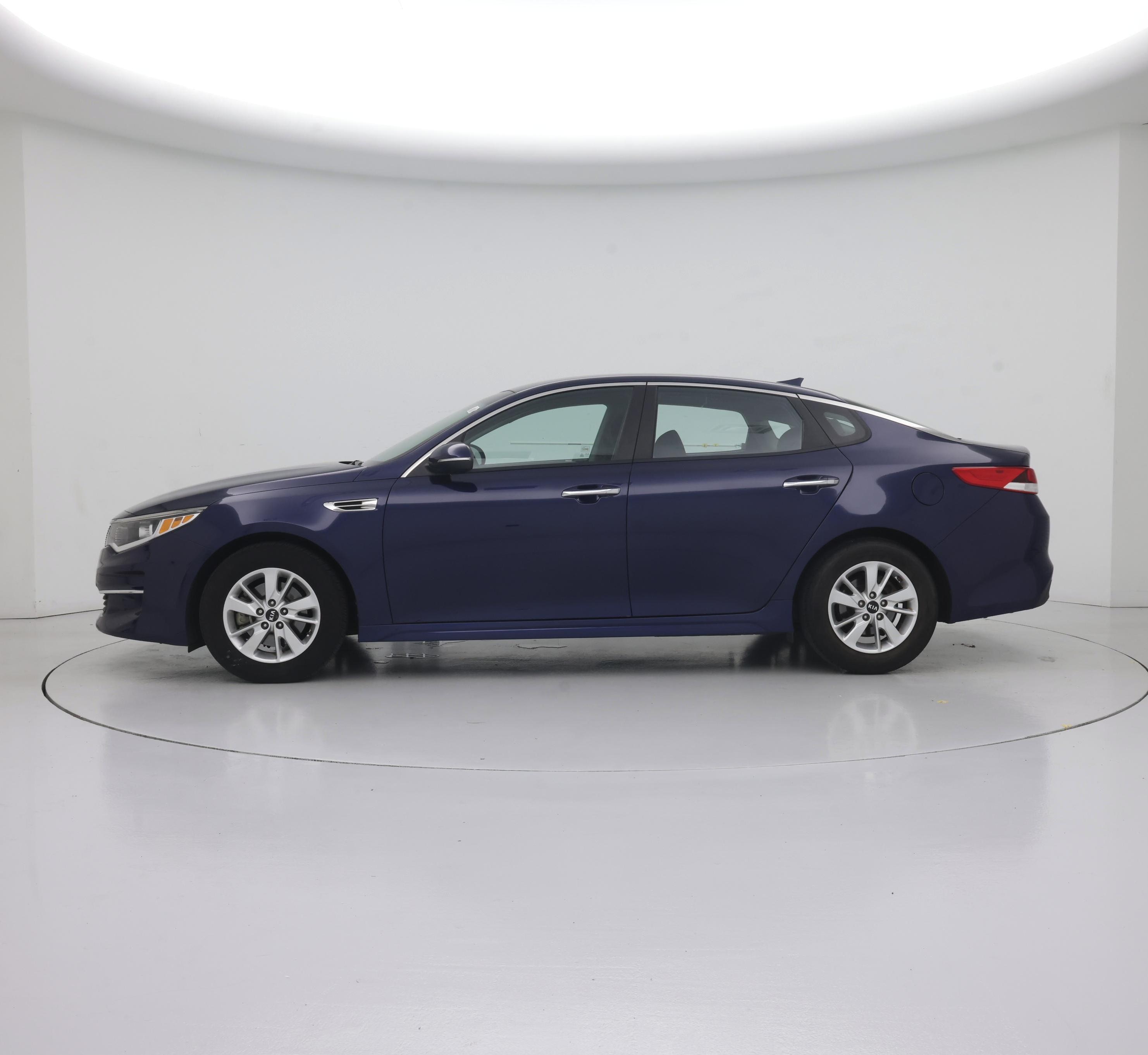 Thumbnail: 2018 Kia Optima - 3