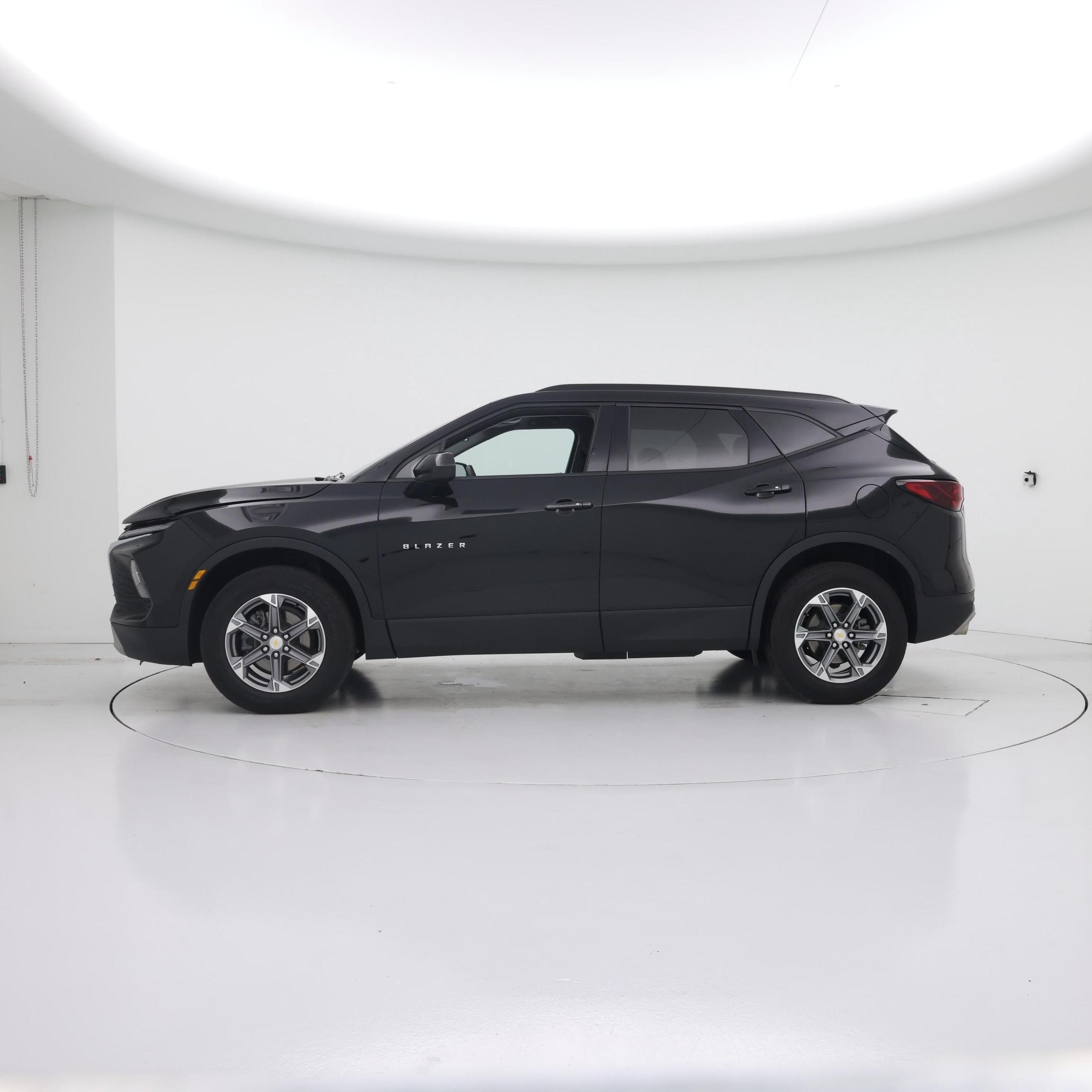Thumbnail: 2023 Chevrolet Blazer - 3