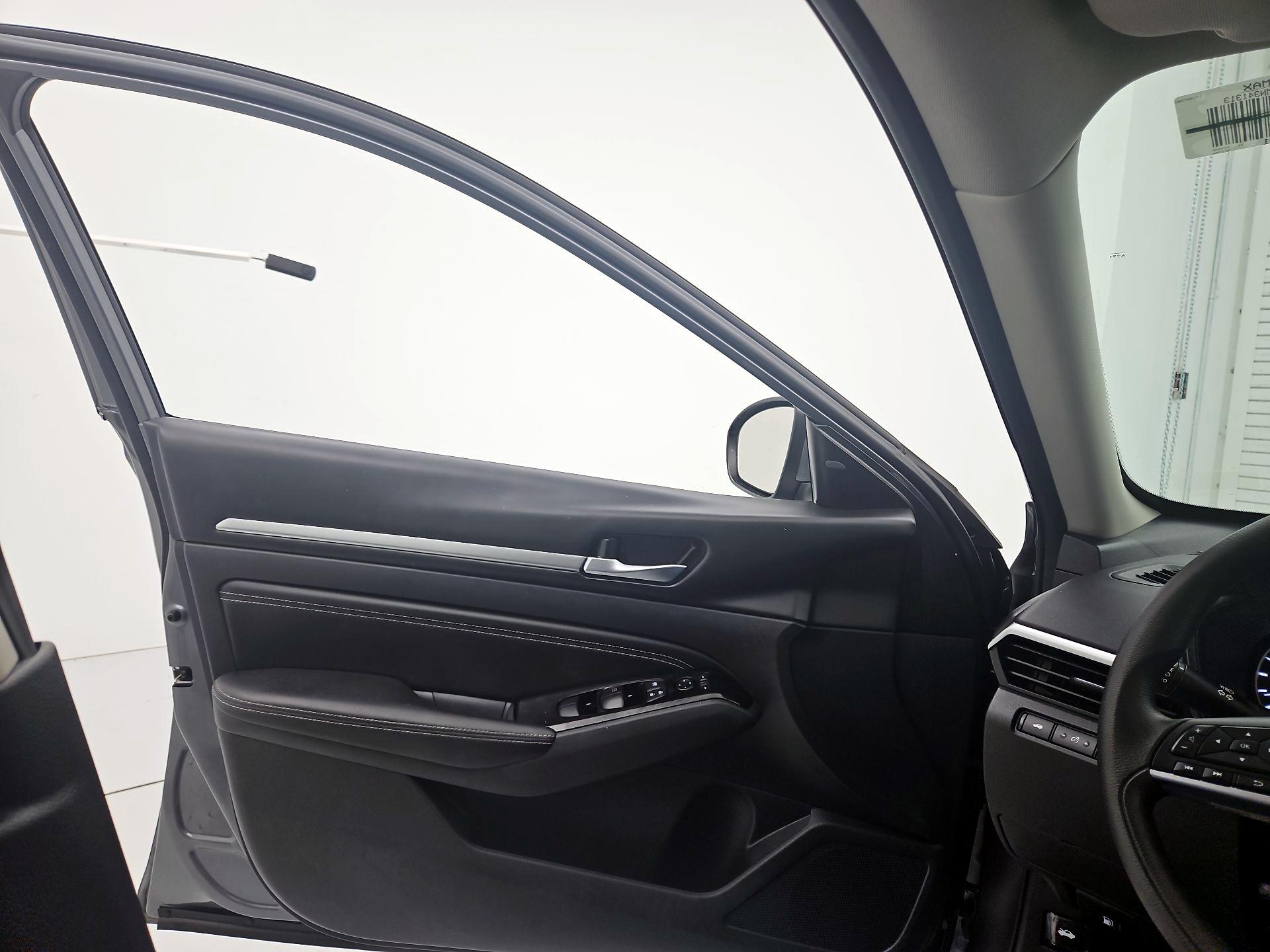 Thumbnail: 2021 Nissan Altima - 12