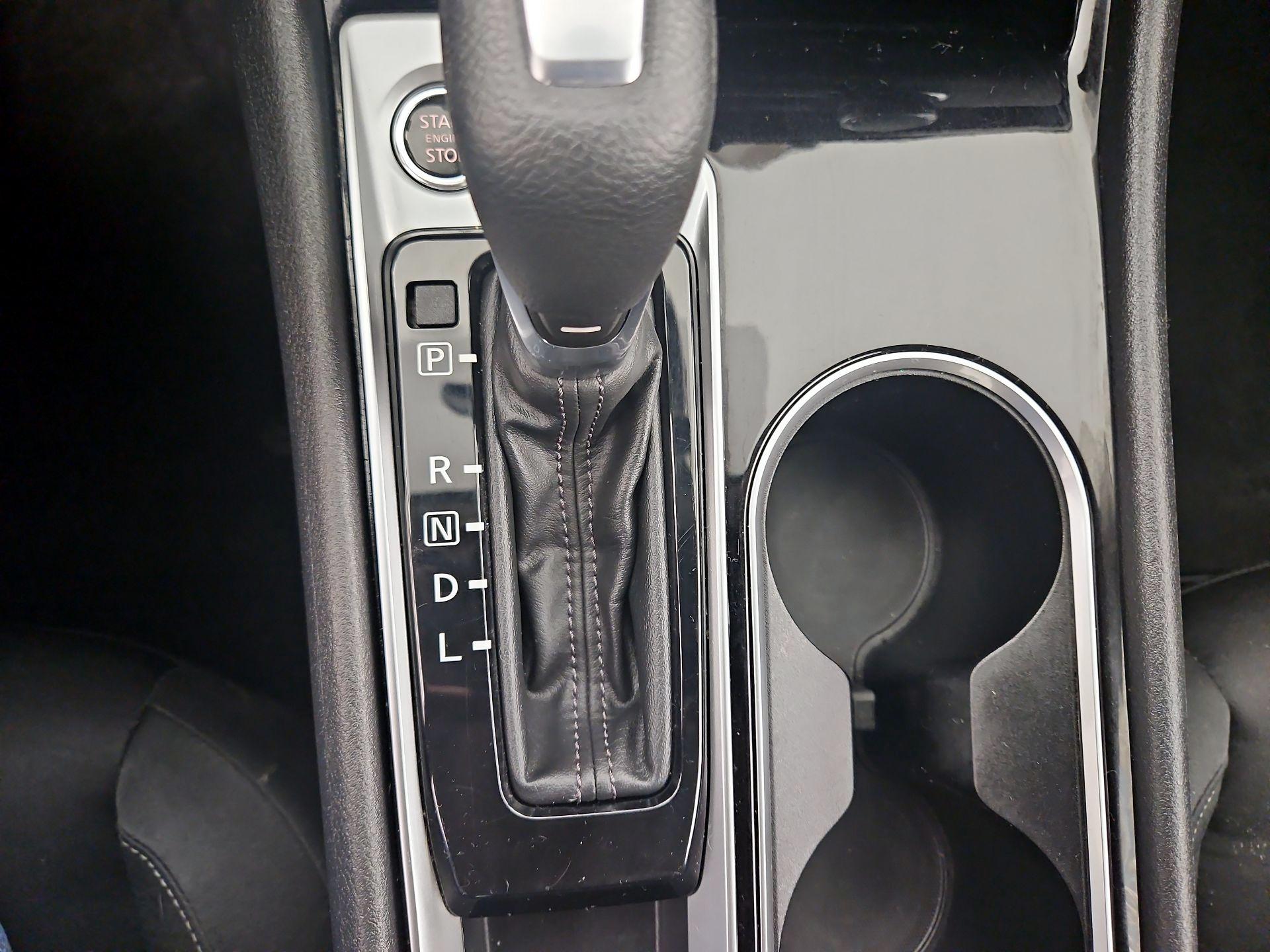 Thumbnail: 2021 Nissan Altima - 17