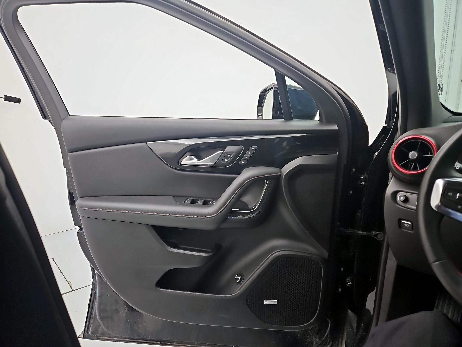 Thumbnail: 2023 Chevrolet Blazer - 12