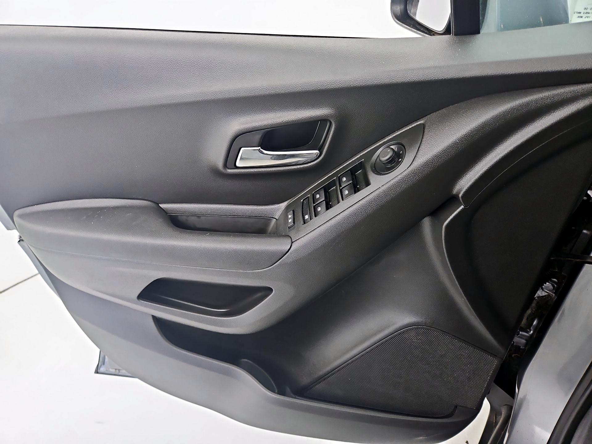 Thumbnail: 2020 Chevrolet Trax - 12
