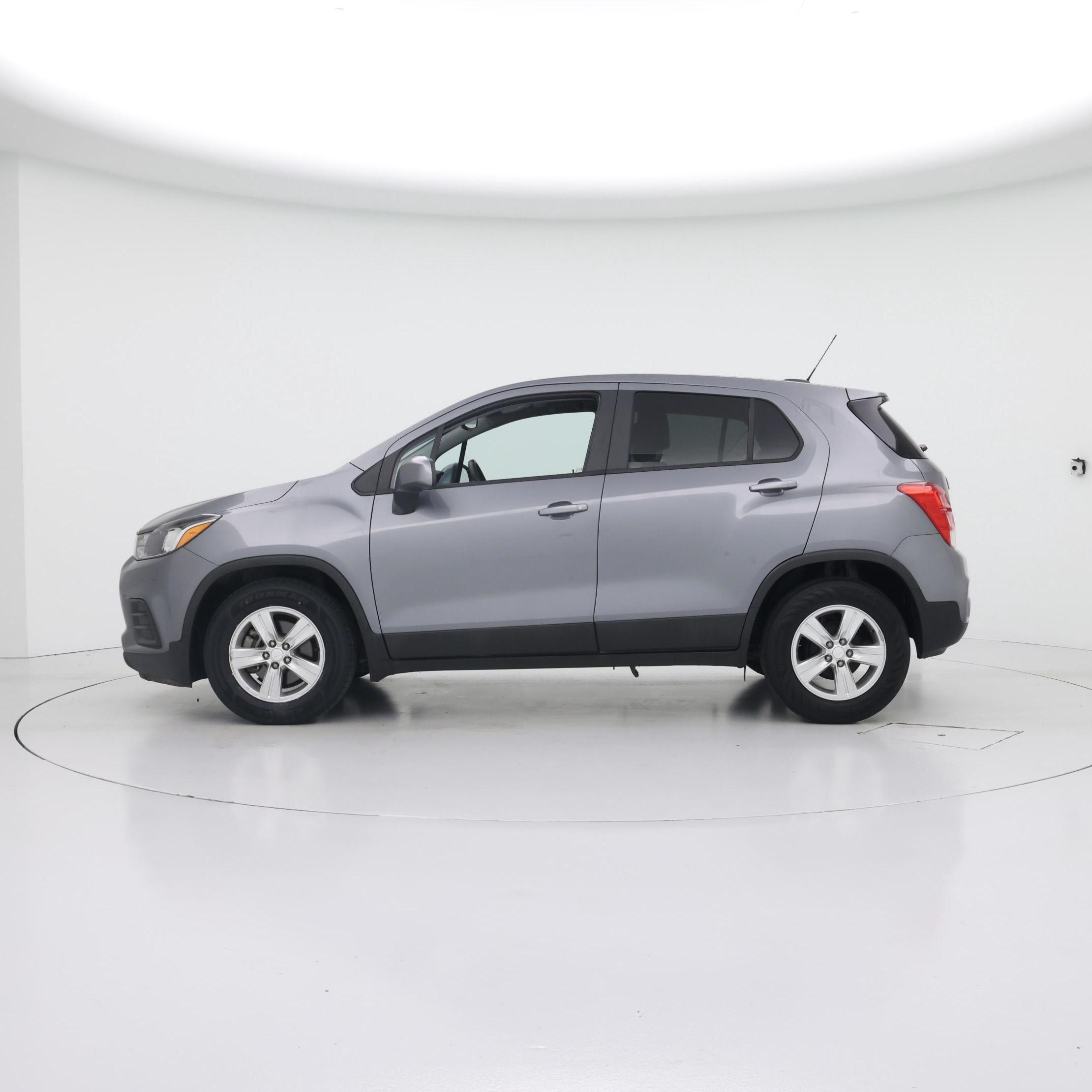 Thumbnail: 2020 Chevrolet Trax - 3