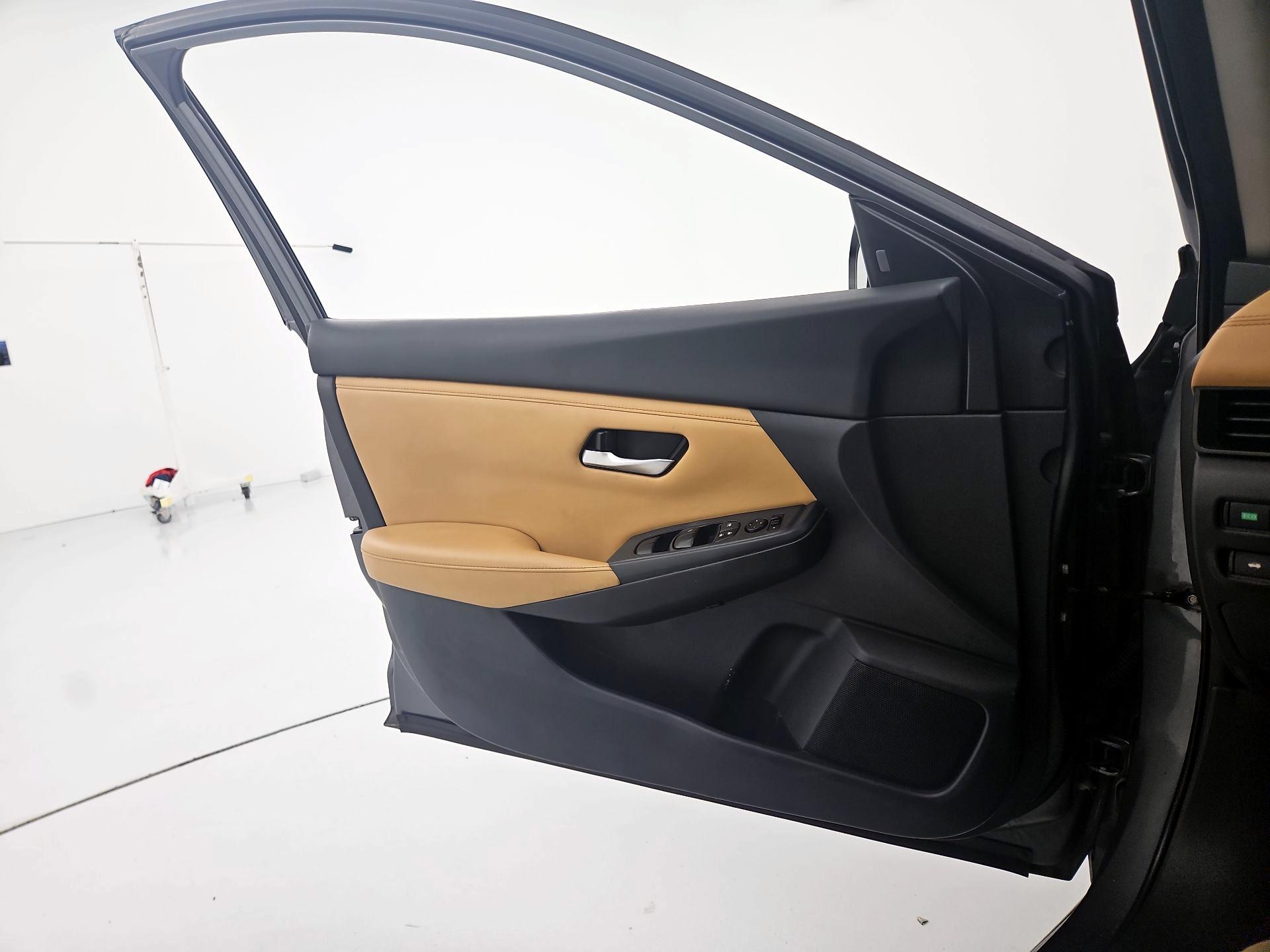 Thumbnail: 2021 Nissan Sentra - 12