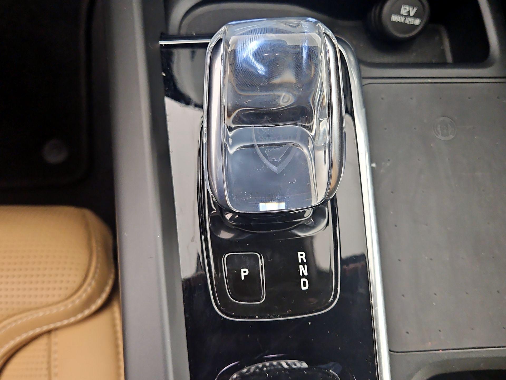 Thumbnail: 2022 Volvo XC60 - 18