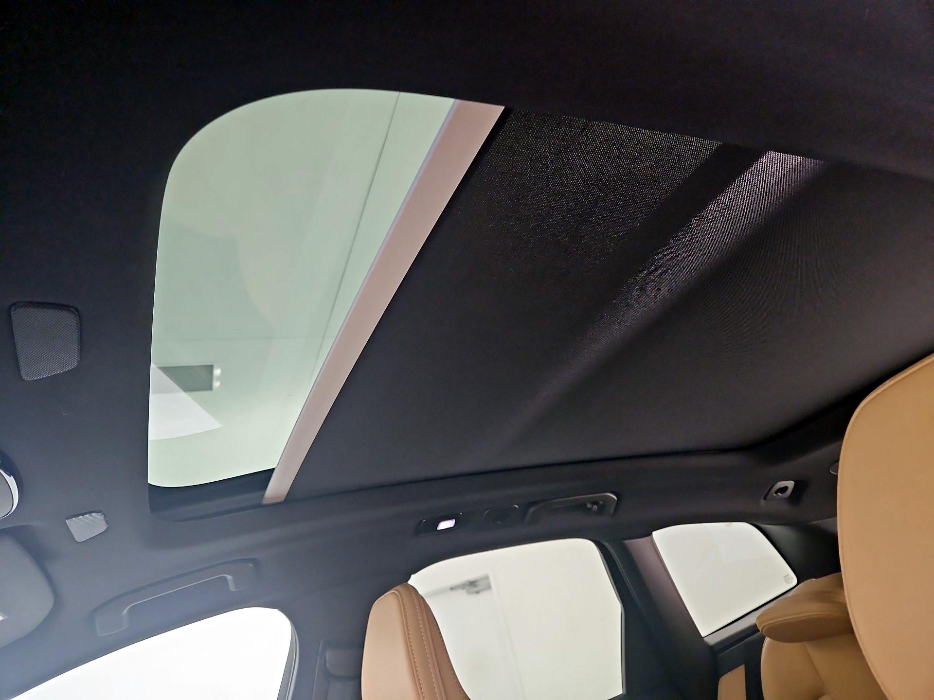 Thumbnail: 2022 Volvo XC60 - 20