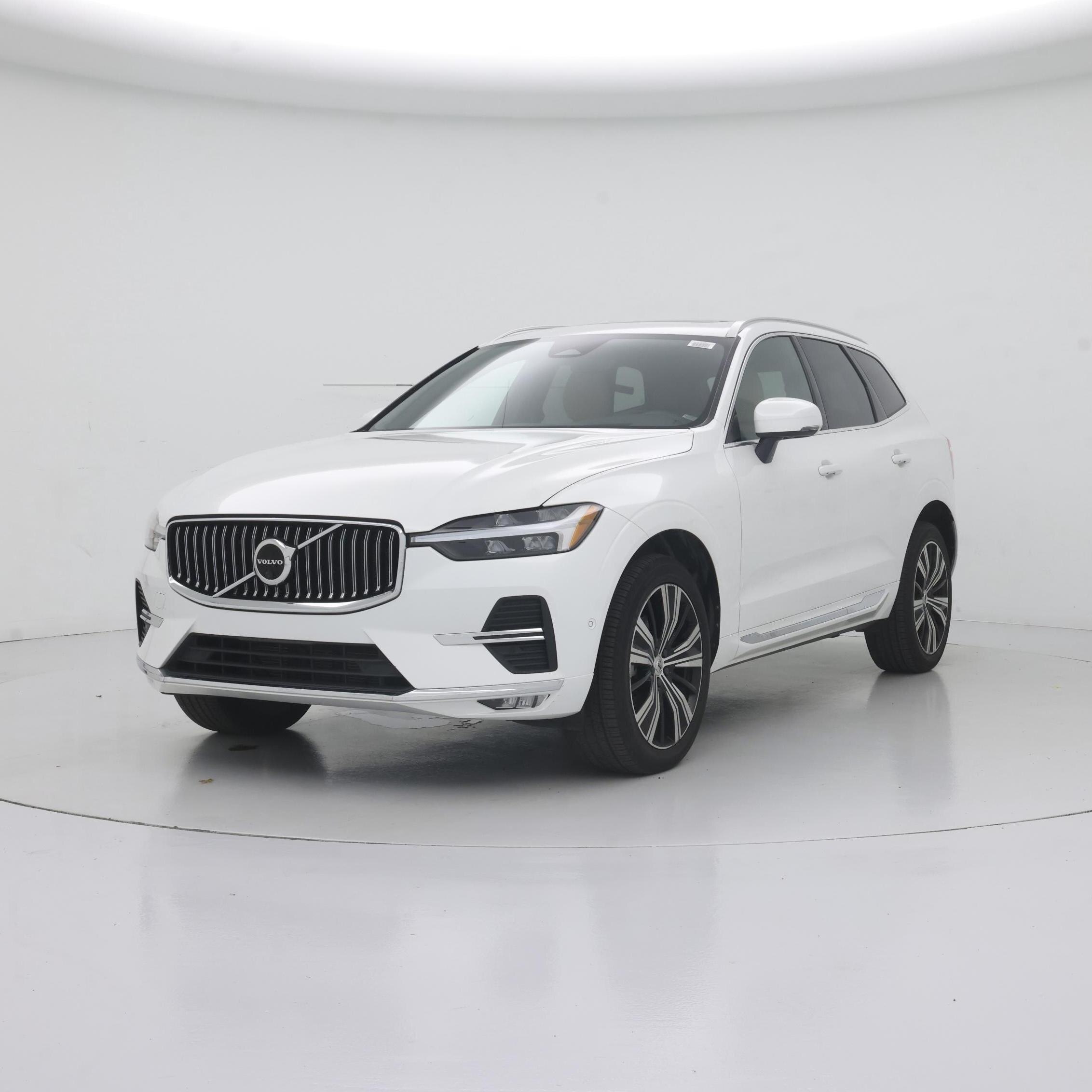 Thumbnail: 2022 Volvo XC60 - 4