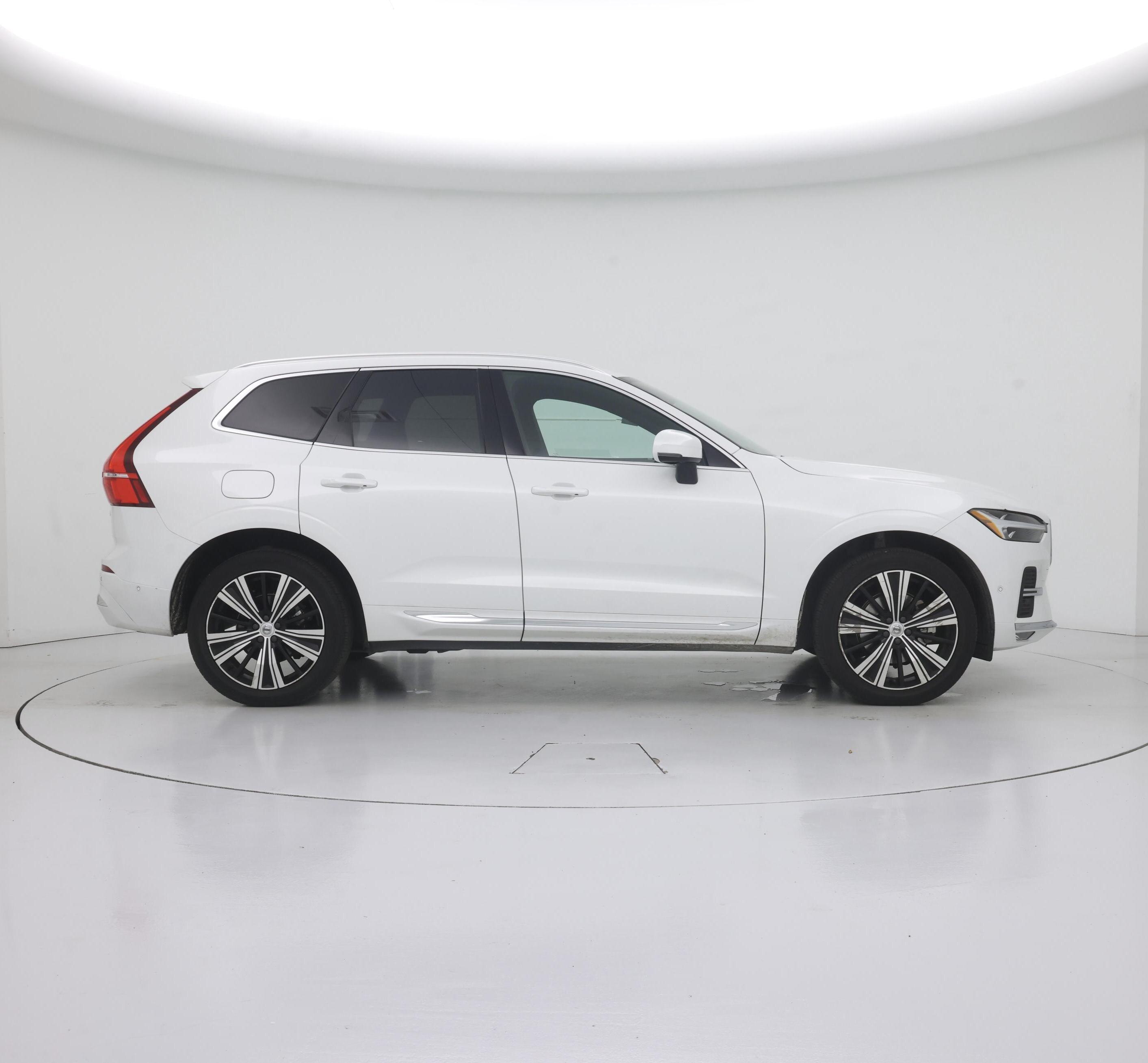Thumbnail: 2022 Volvo XC60 - 7