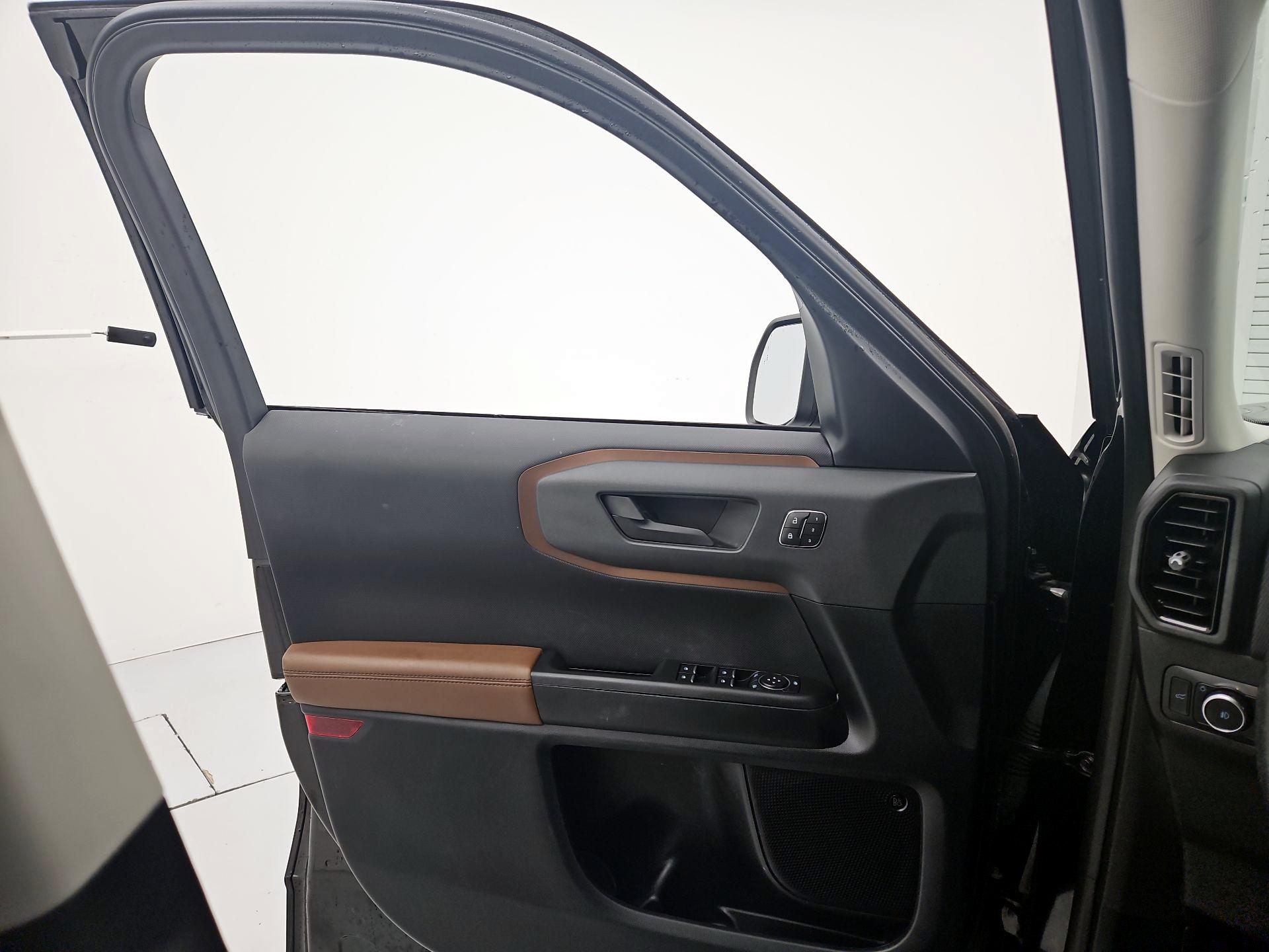 Thumbnail: 2023 Ford Bronco Sport - 12