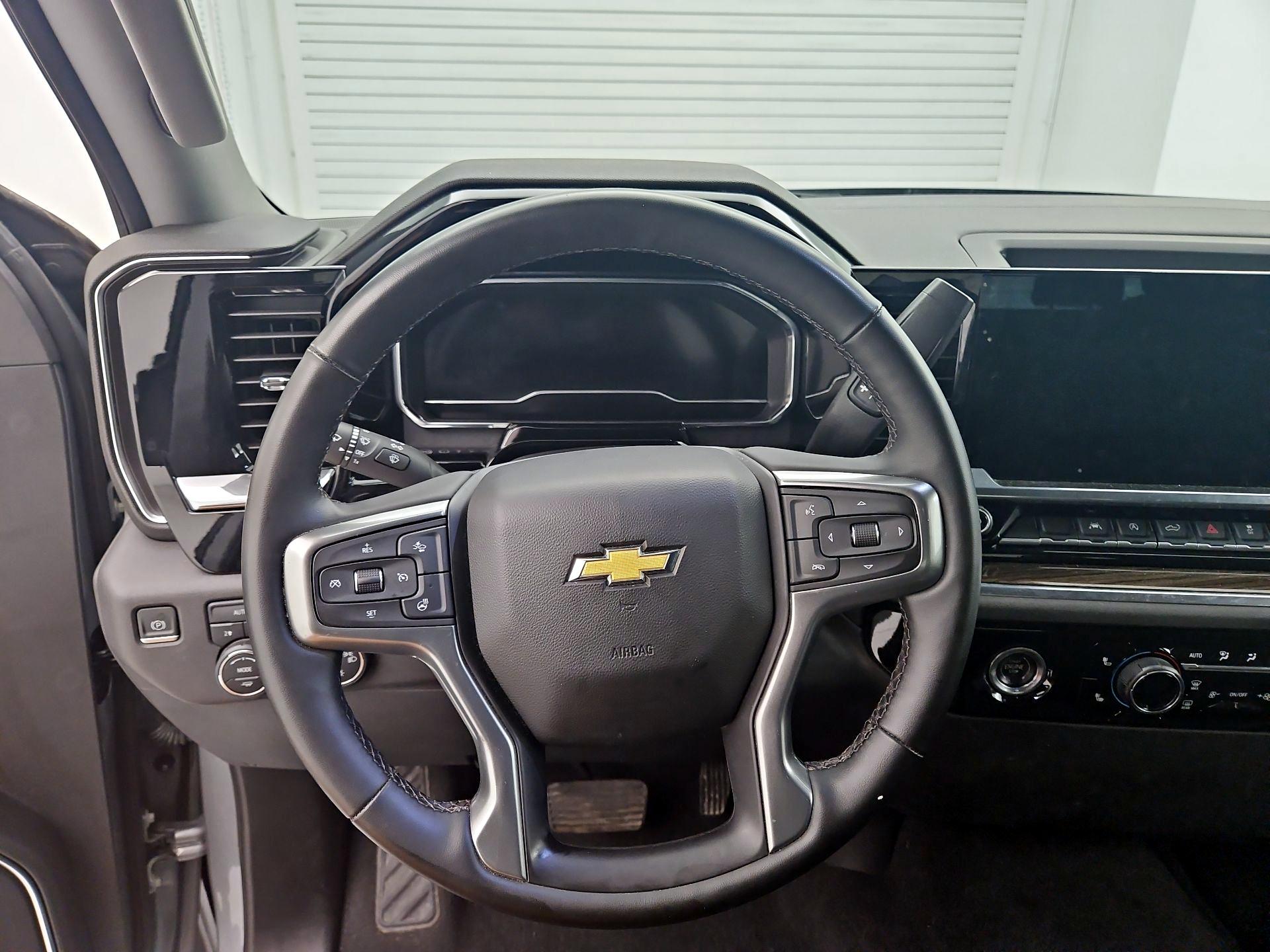 Thumbnail: 2023 Chevrolet Silverado 1500 - 10