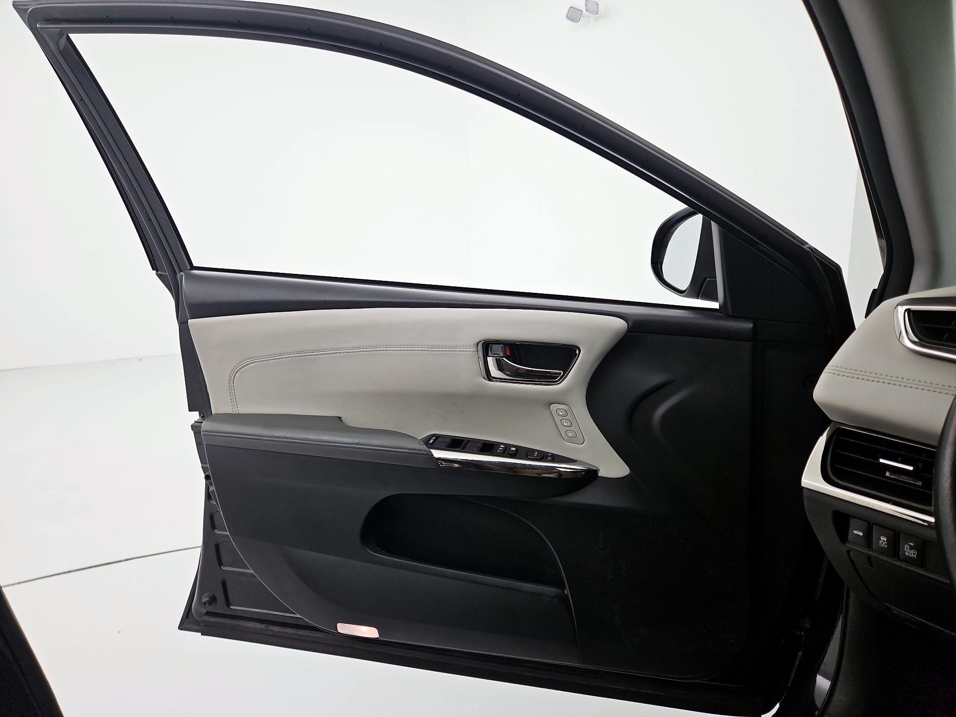 Thumbnail: 2013 Toyota Avalon - 12