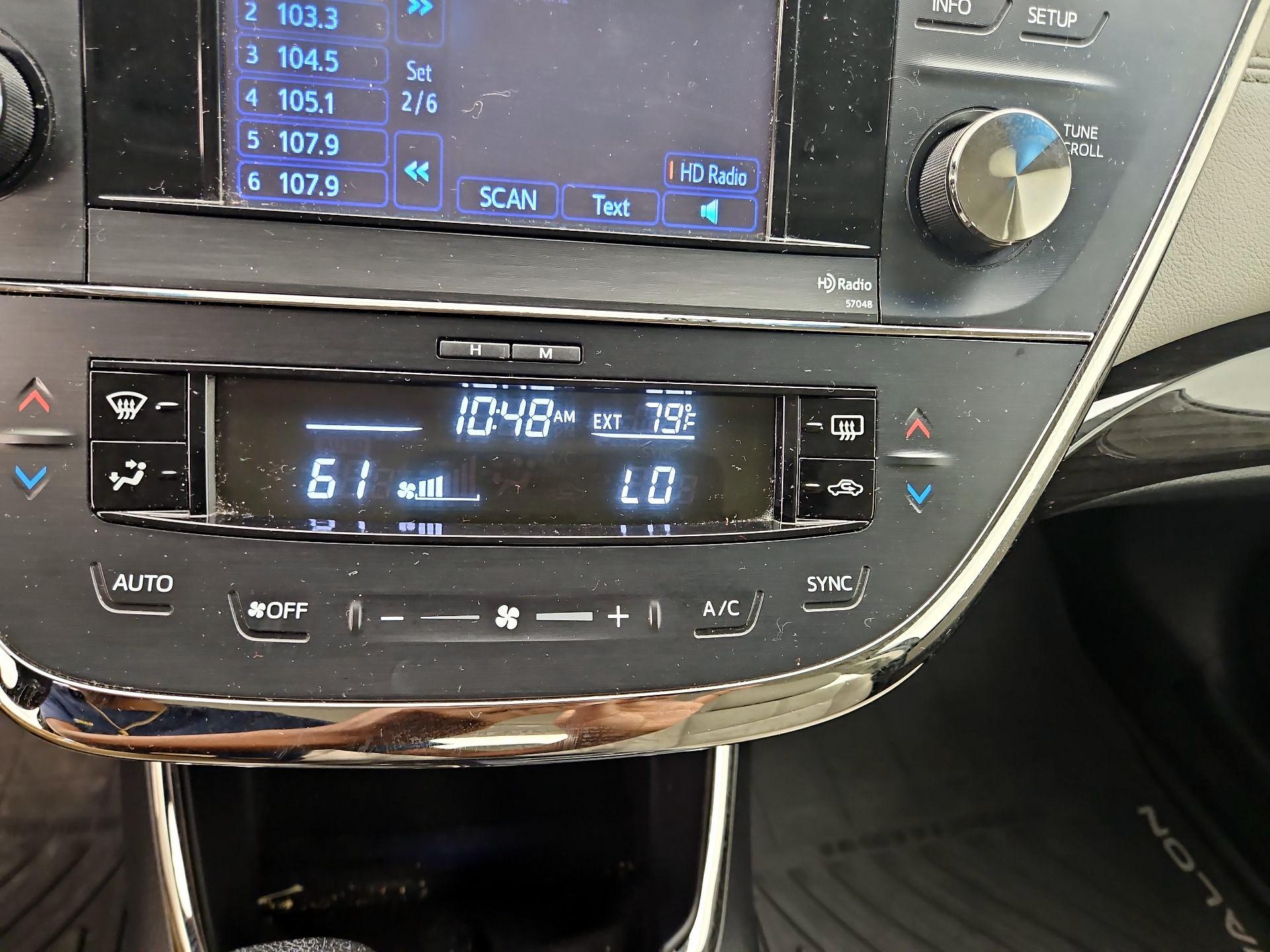 Thumbnail: 2013 Toyota Avalon - 16