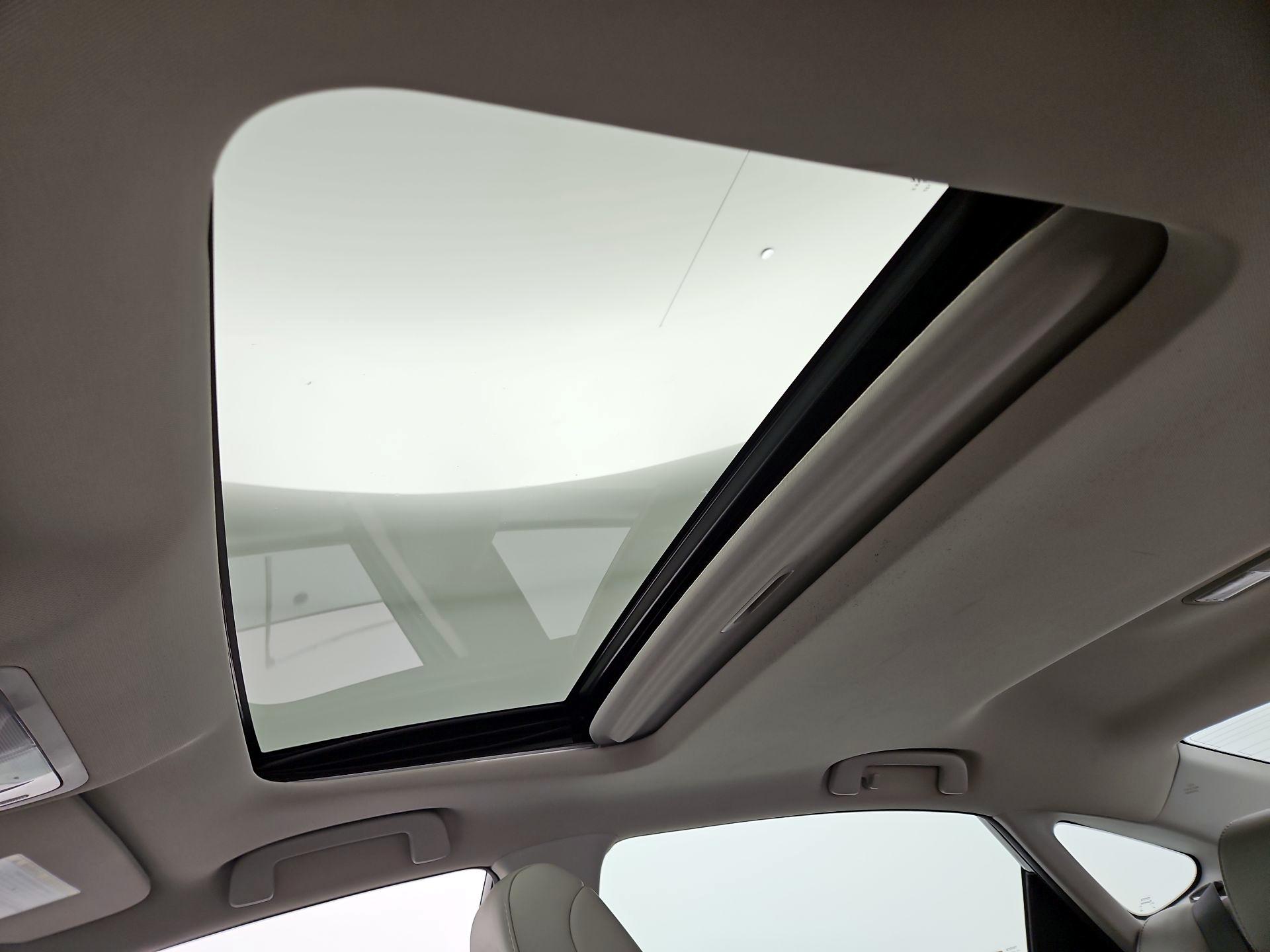Thumbnail: 2013 Toyota Avalon - 19