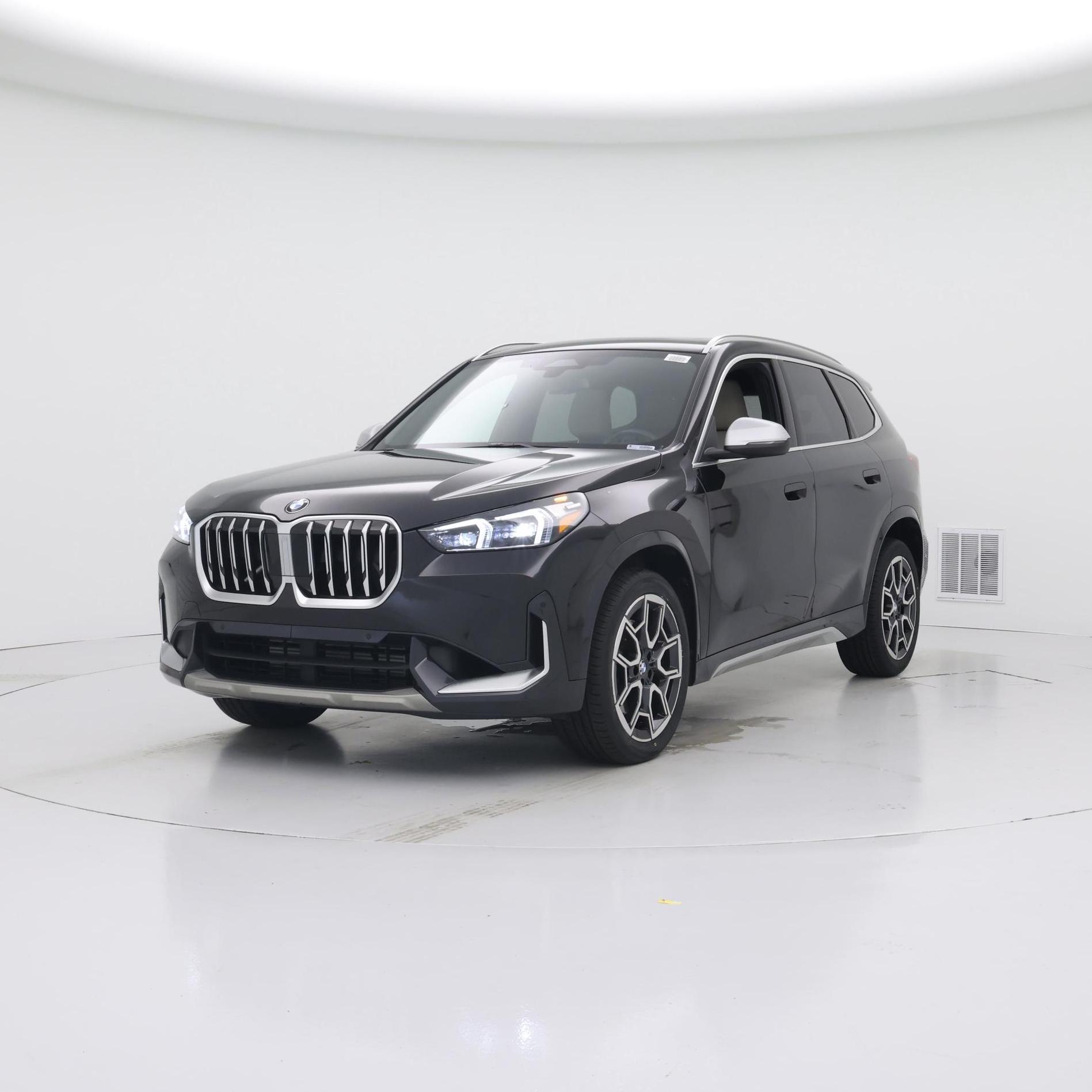 Thumbnail: 2023 BMW X1 - 4