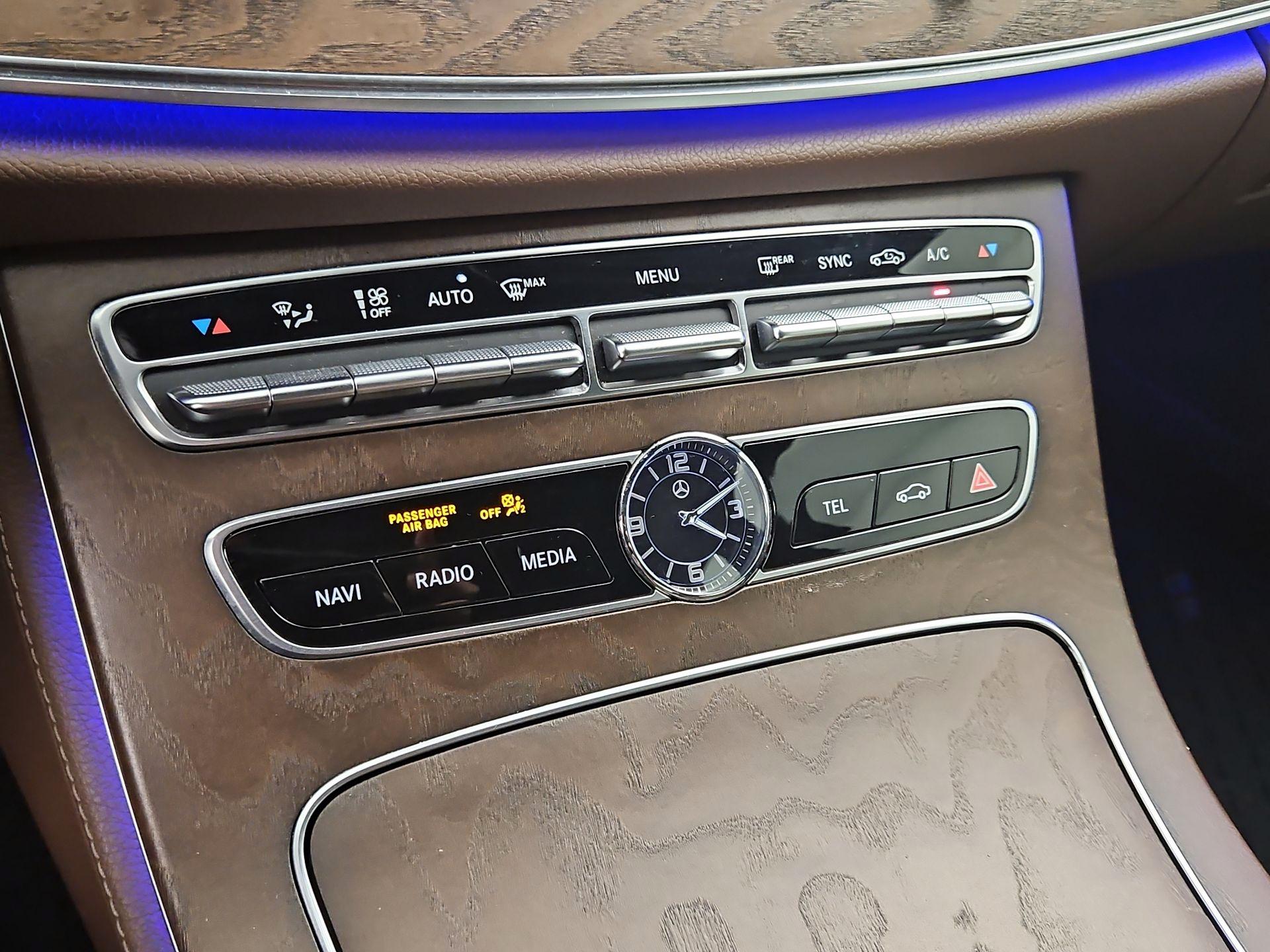 Thumbnail: 2018 Mercedes-Benz E-Class - 17