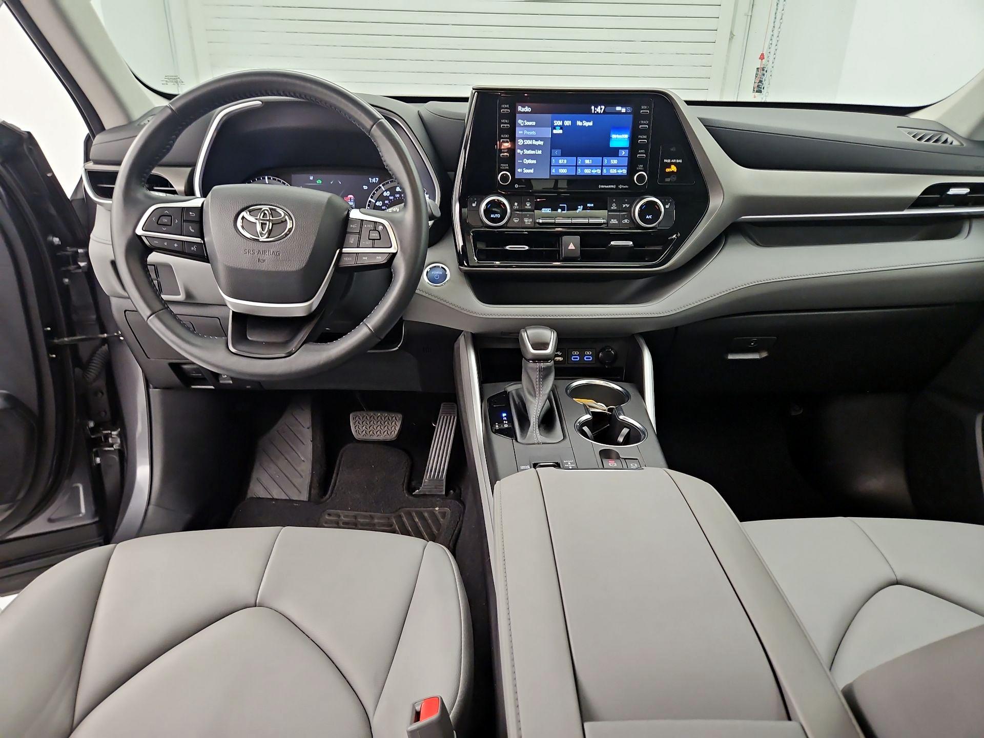 Thumbnail: 2022 Toyota Highlander - 9