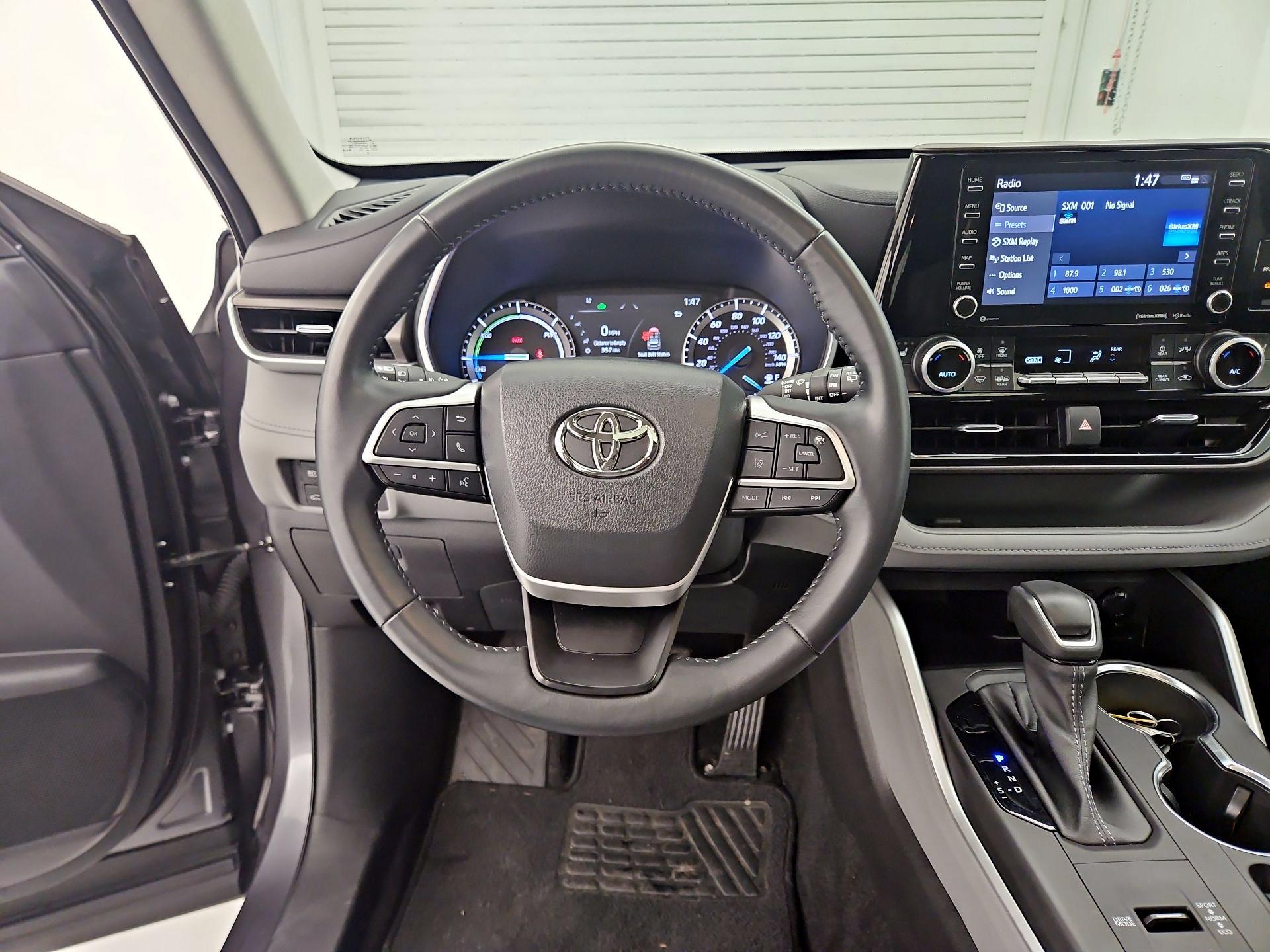 Thumbnail: 2022 Toyota Highlander - 10
