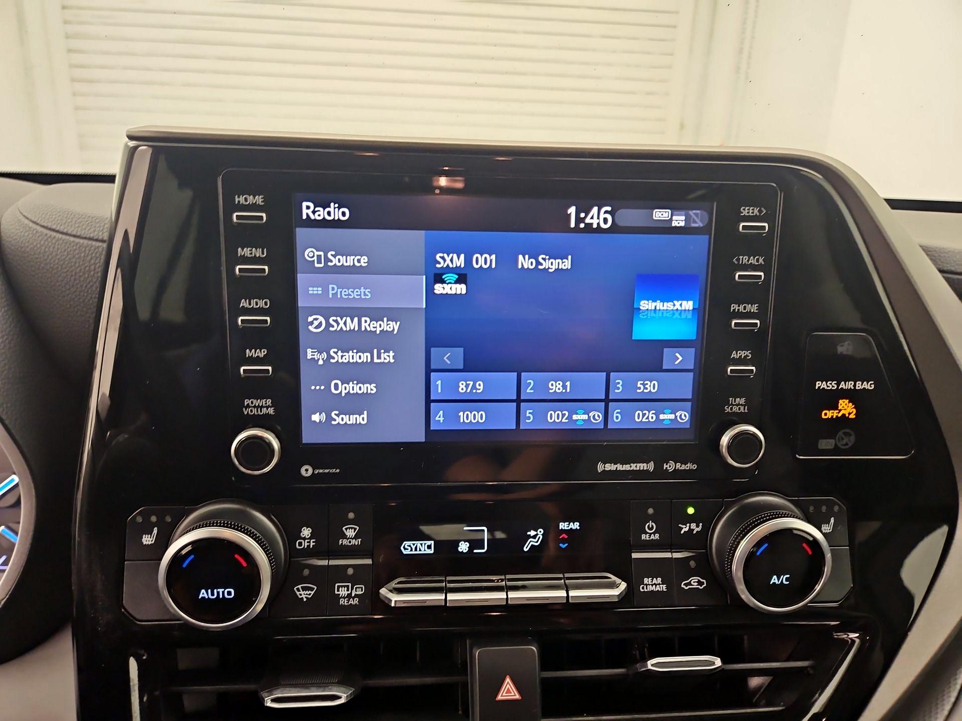 Thumbnail: 2022 Toyota Highlander - 15